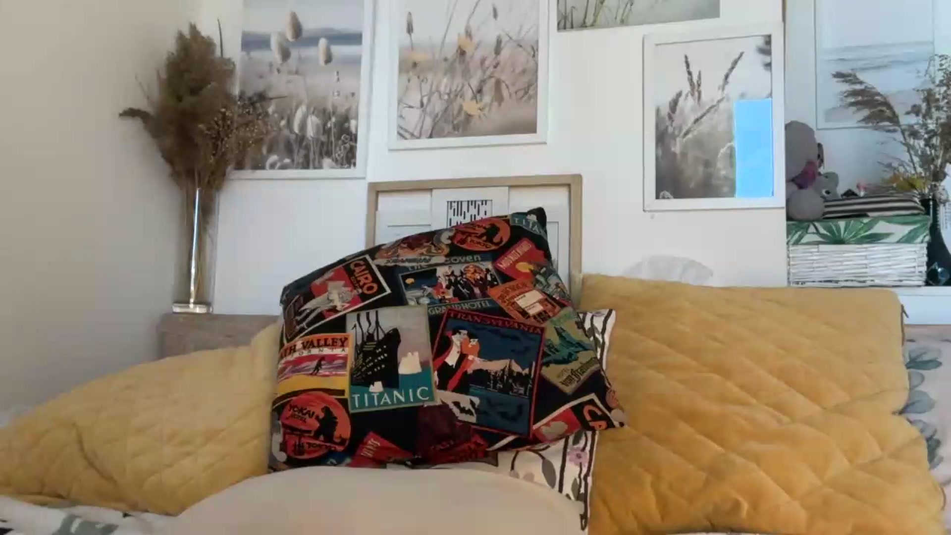 Gallery image thumbnail from Alielli's myfreecams stream on, 08/03/2026, 07:28 image 2 of 20