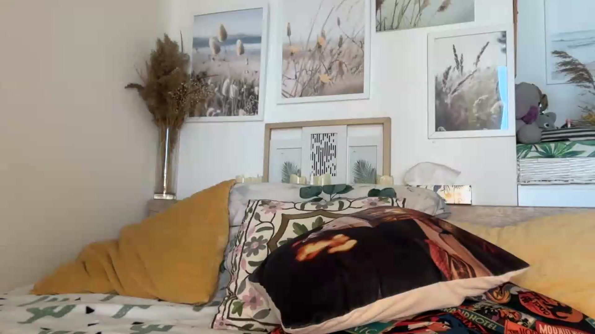 Gallery image thumbnail from Alielli's myfreecams stream on, 08/05/2026, 06:53 image 7 of 20