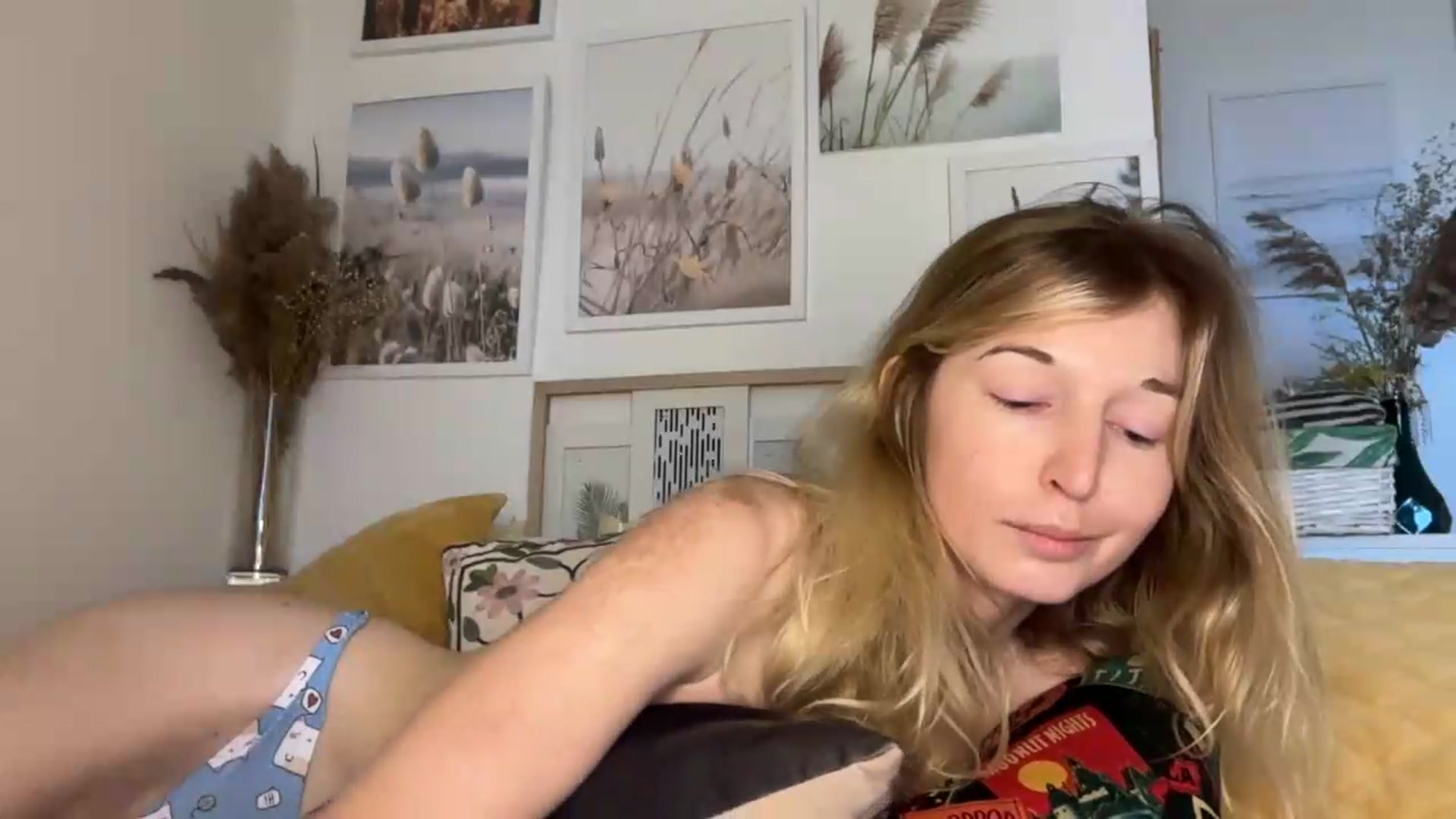 Gallery image thumbnail from Alielli's myfreecams stream on, 08/08/2026, 07:08 image 2 of 20