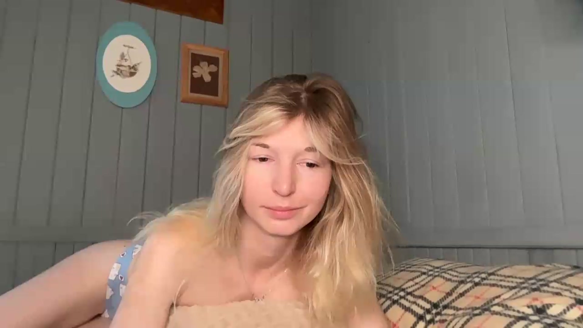 Gallery image thumbnail from Alielli's myfreecams stream on, 08/14/2026, 05:46 image 19 of 20