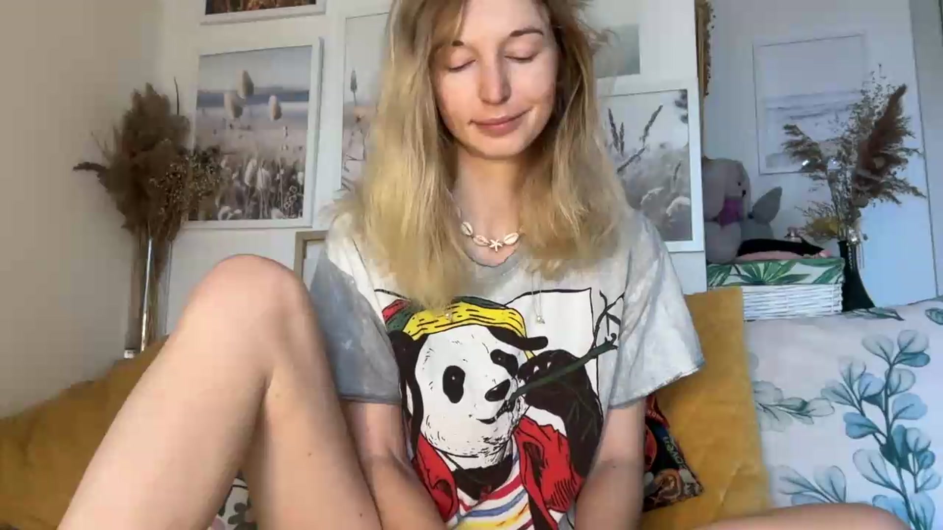 Gallery image thumbnail from Alielli's myfreecams stream on, 08/21/2026, 07:15 image 7 of 20