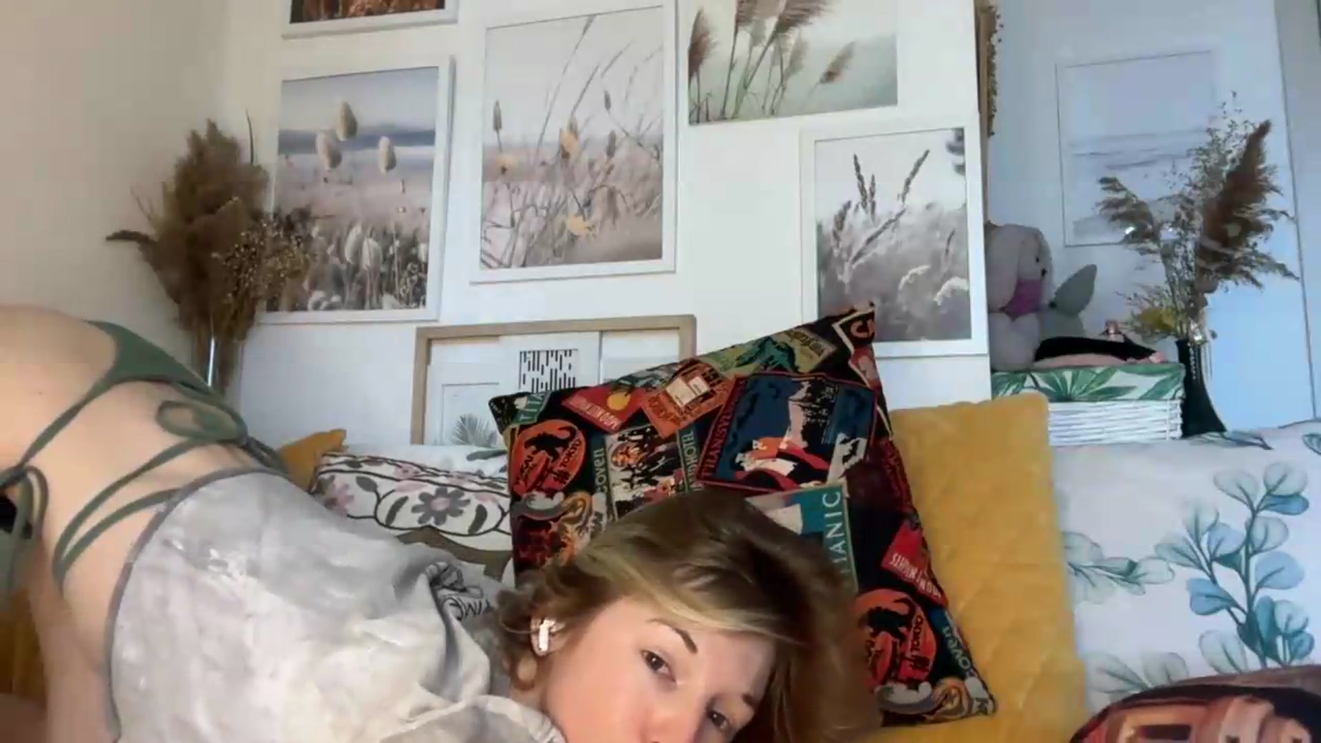 Gallery image thumbnail from Alielli's myfreecams stream on, 08/21/2026, 07:15 image 2 of 20