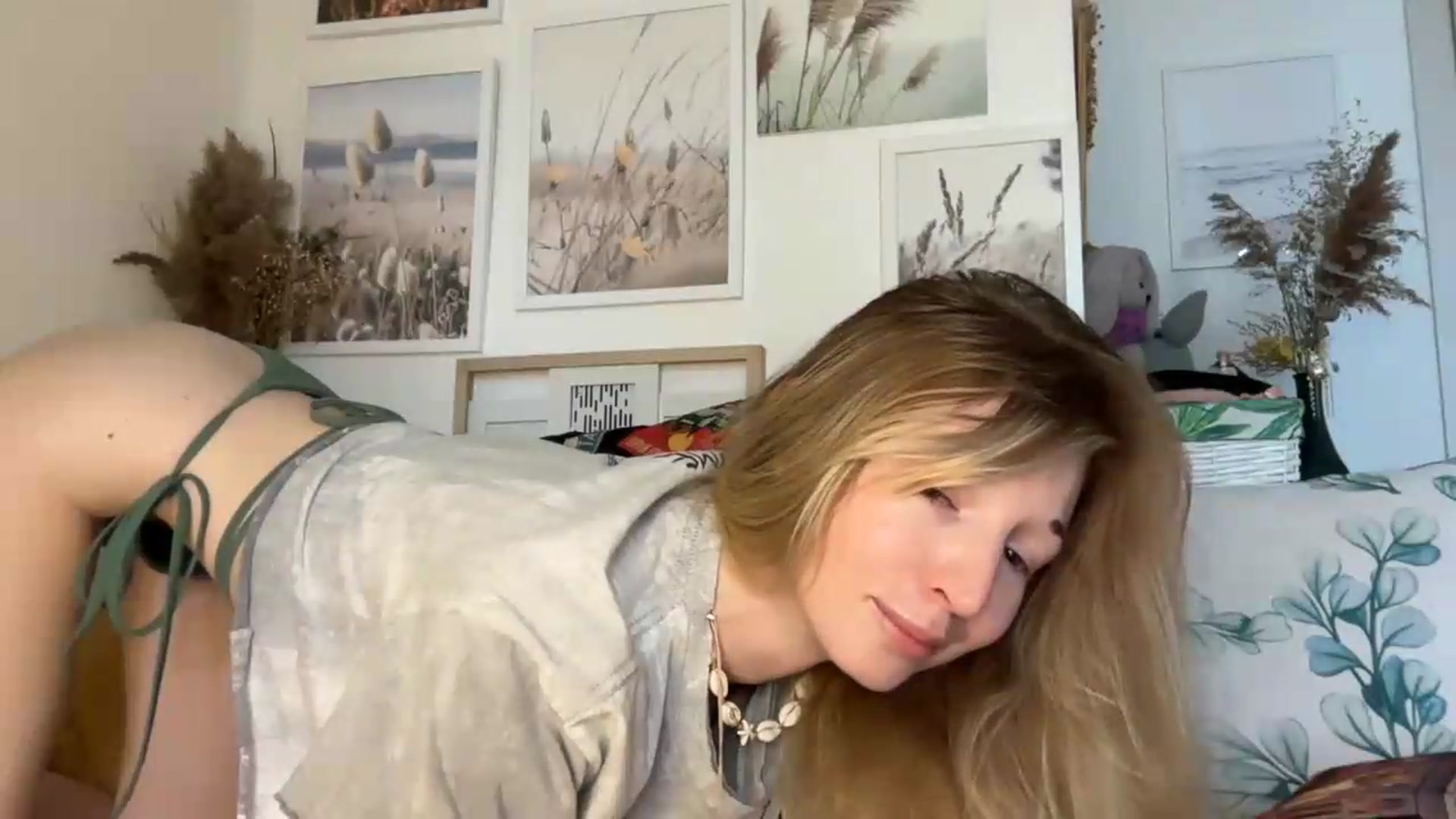 Gallery image thumbnail from Alielli's myfreecams stream on, 08/21/2026, 07:15 image 4 of 20