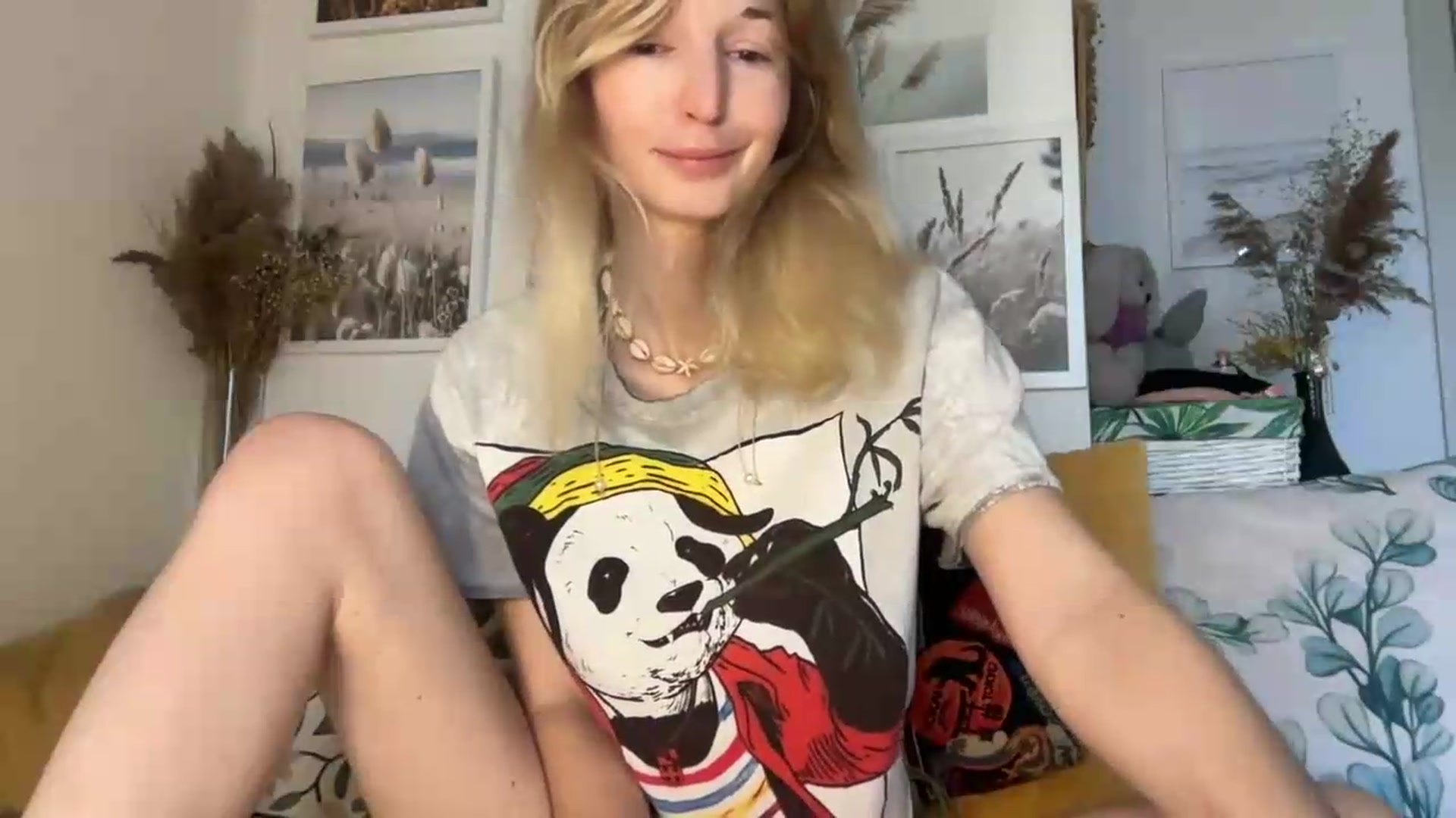 Gallery image thumbnail from Alielli's myfreecams stream on, 08/21/2026, 07:15 image 5 of 20