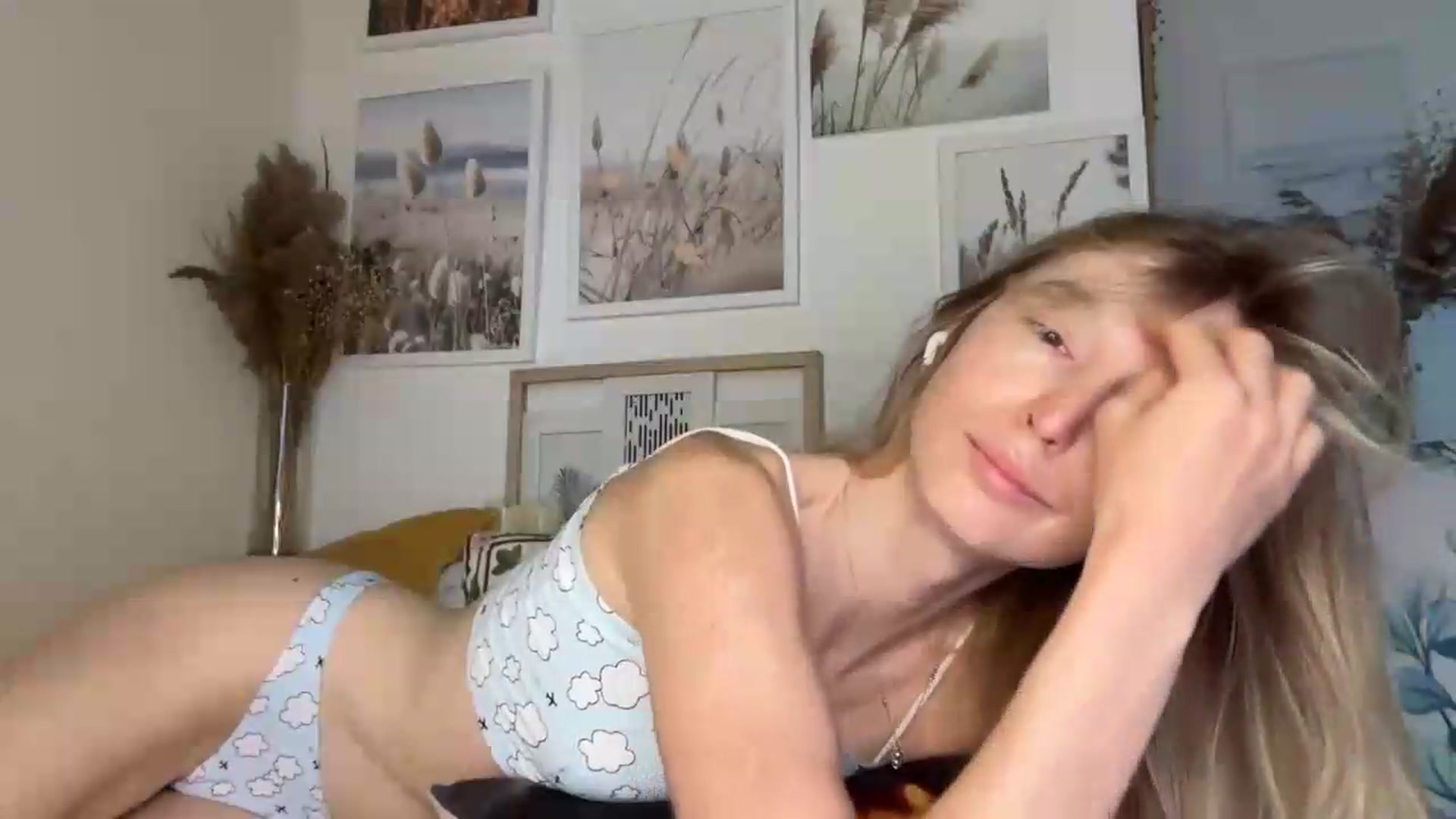 Gallery image thumbnail from Alielli's myfreecams stream on, 08/23/2026, 06:31 image 20 of 20
