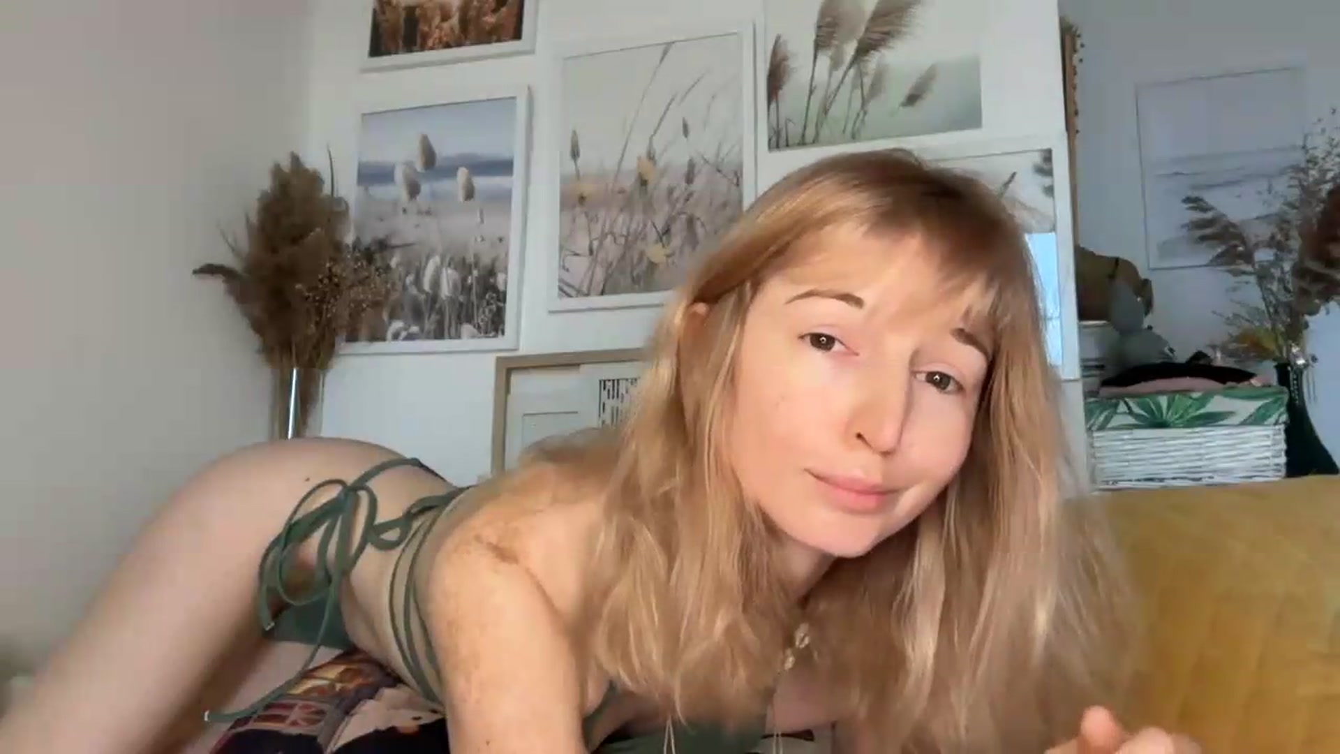 Gallery image thumbnail from Alielli's myfreecams stream on, 08/31/2026, 06:39 image 4 of 20