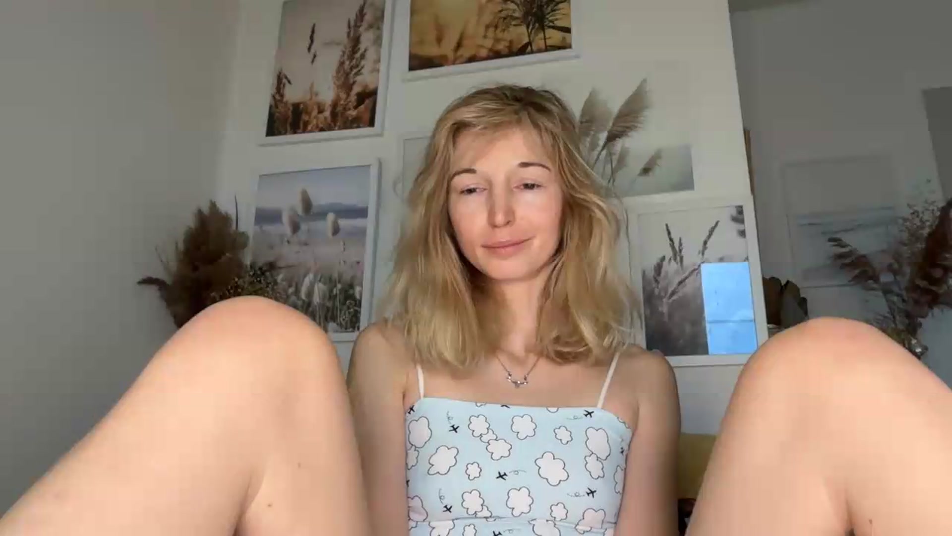 Gallery image thumbnail from Alielli's myfreecams stream on, 09/04/2026, 06:51 image 9 of 20