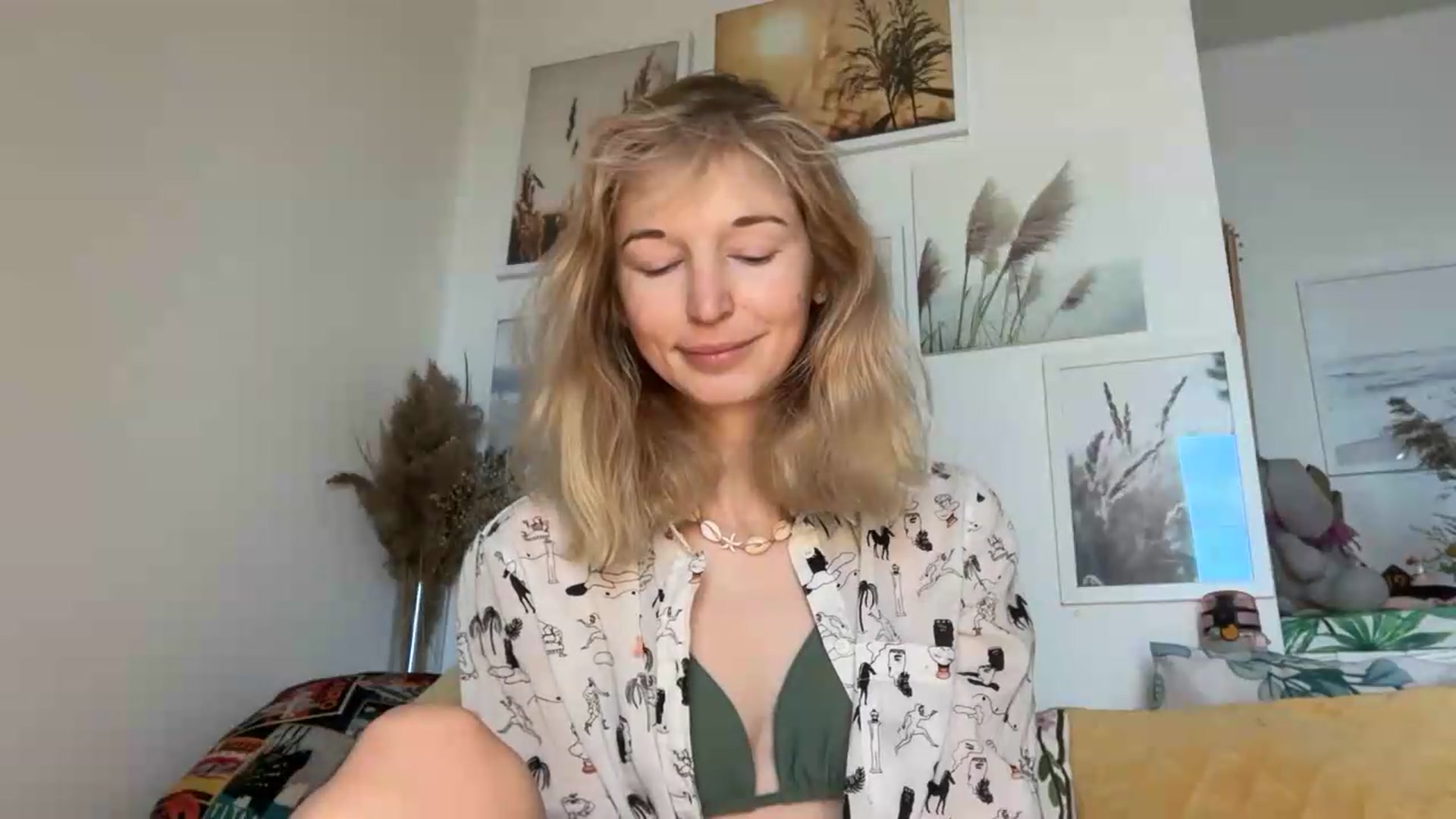 Gallery image thumbnail from Alielli's myfreecams stream on, 09/07/2026, 06:07 image 12 of 20