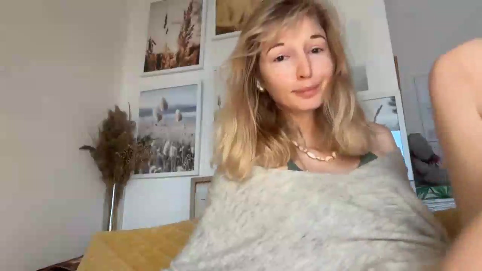 Gallery image thumbnail from Alielli's myfreecams stream on, 09/08/2026, 08:06 image 9 of 20