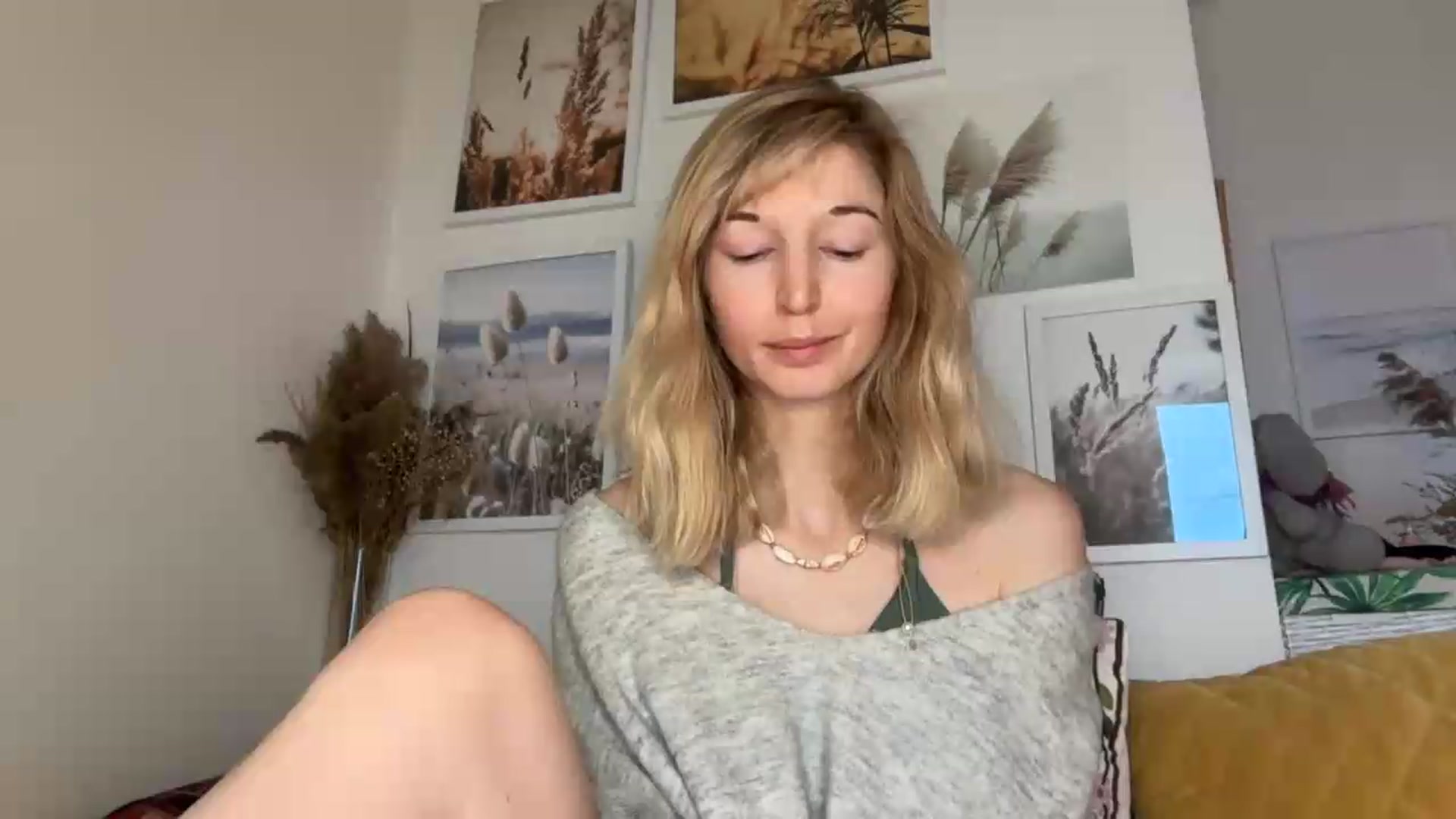 Gallery image thumbnail from Alielli's myfreecams stream on, 09/08/2026, 08:06 image 6 of 20