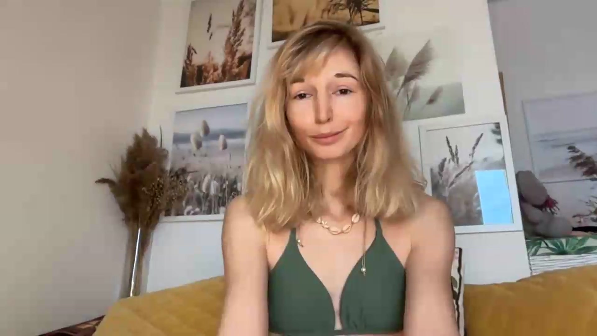 Gallery image thumbnail from Alielli's myfreecams stream on, 09/08/2026, 08:06 image 10 of 20