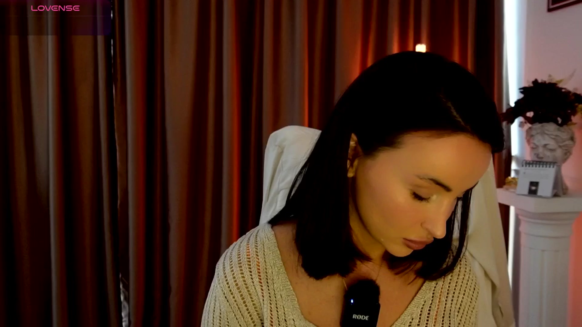 Gallery image thumbnail from AlienControl's myfreecams stream on, 10/15/2025, 17:19 image 3 of 20