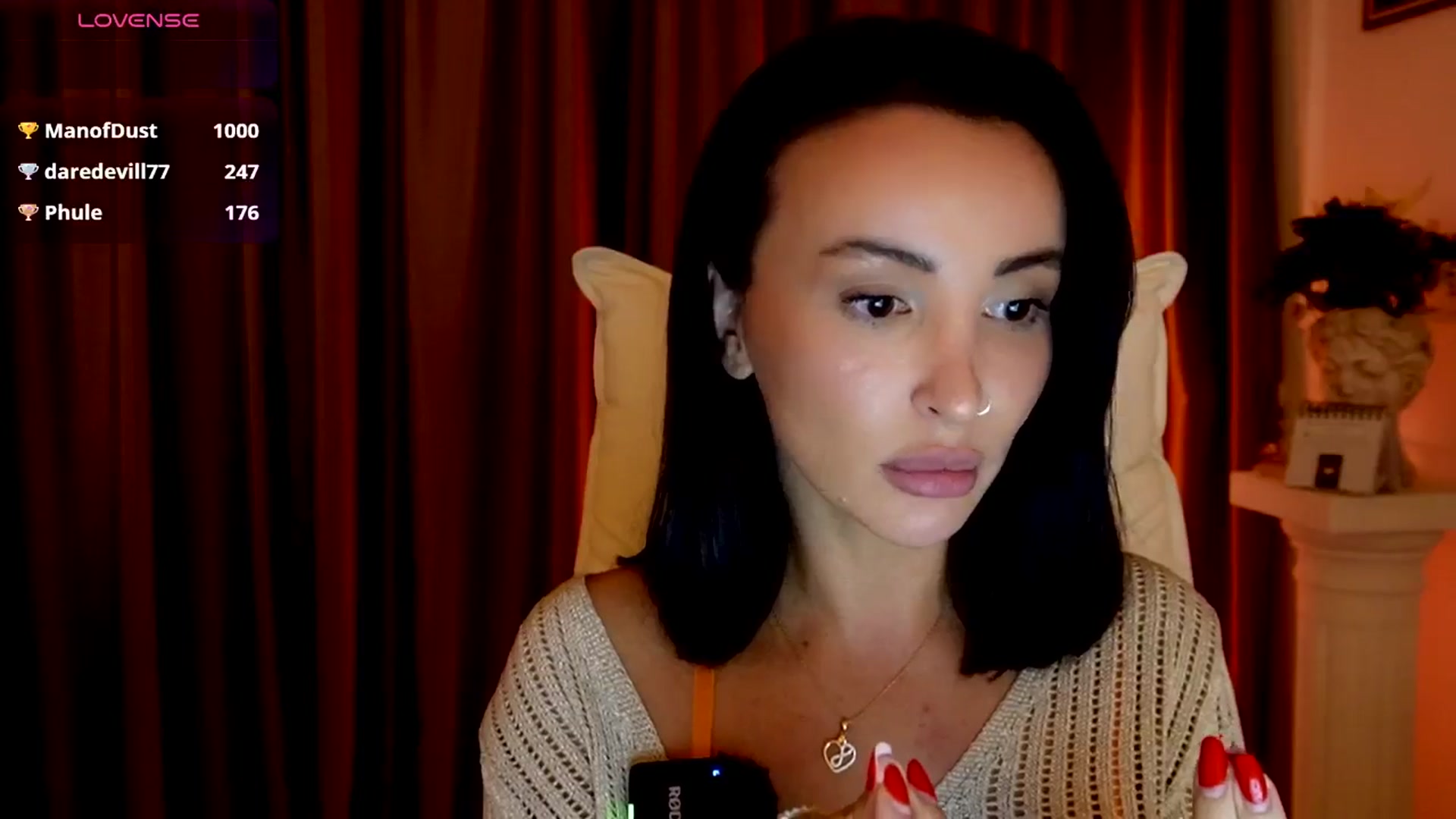 Gallery image thumbnail from AlienControl's myfreecams stream on, 10/15/2025, 17:19 image 18 of 20
