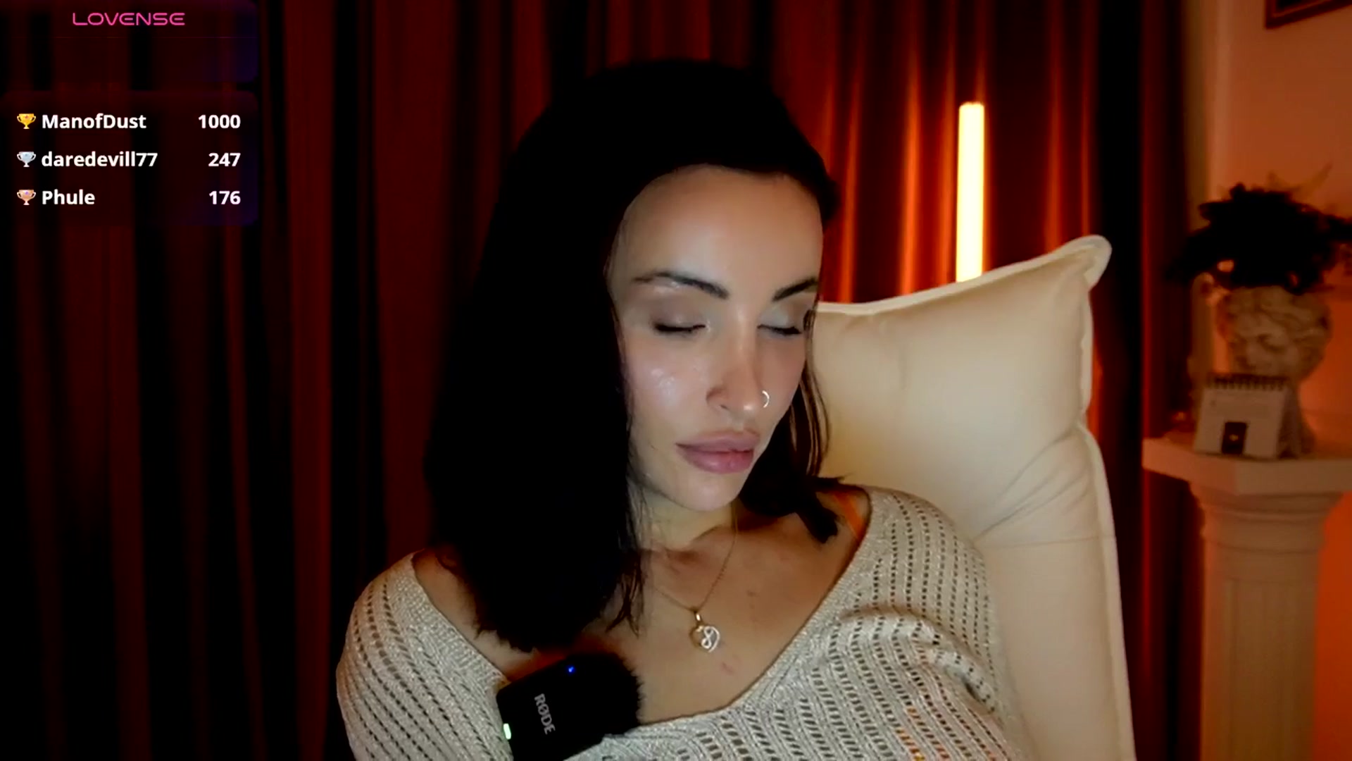 Gallery image thumbnail from AlienControl's myfreecams stream on, 10/15/2025, 17:19 image 19 of 20