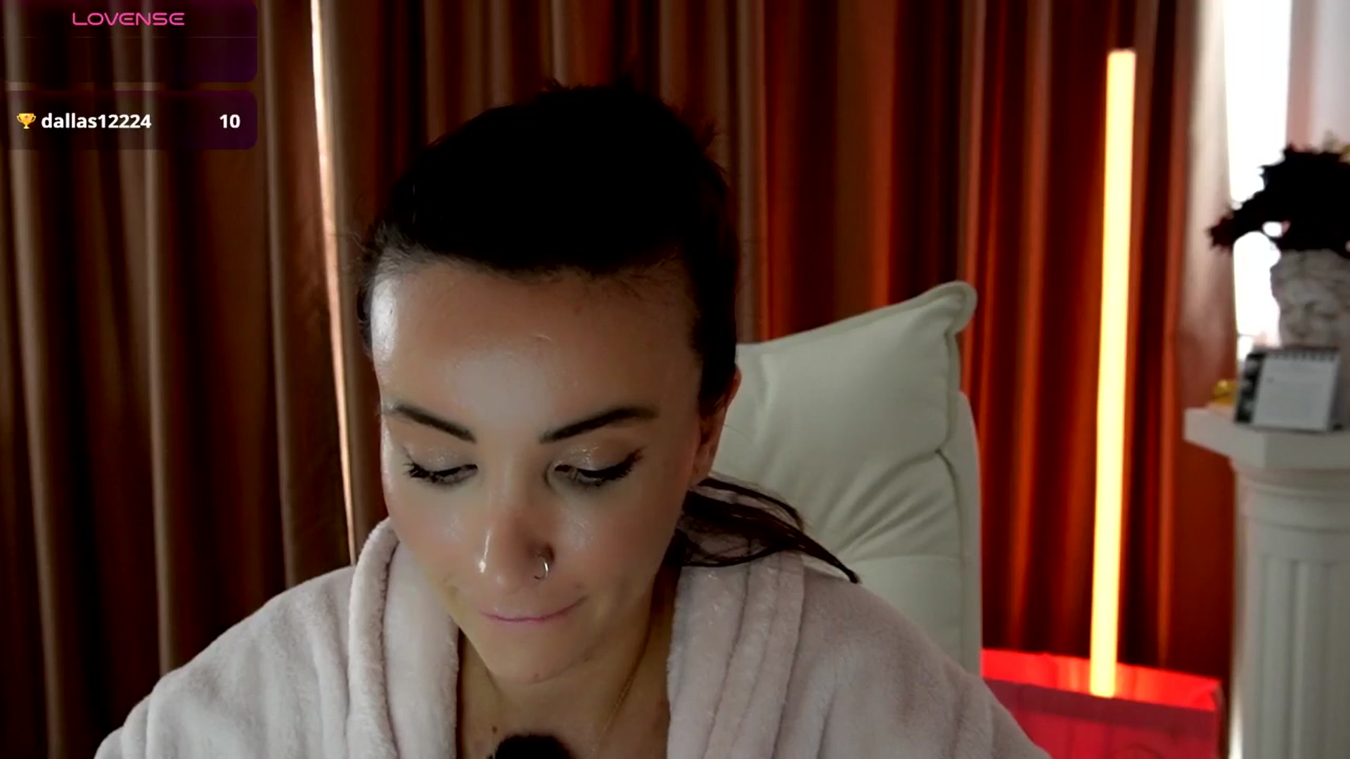 Gallery image thumbnail from AlienControl's myfreecams stream on, 10/24/2025, 13:52 image 7 of 20