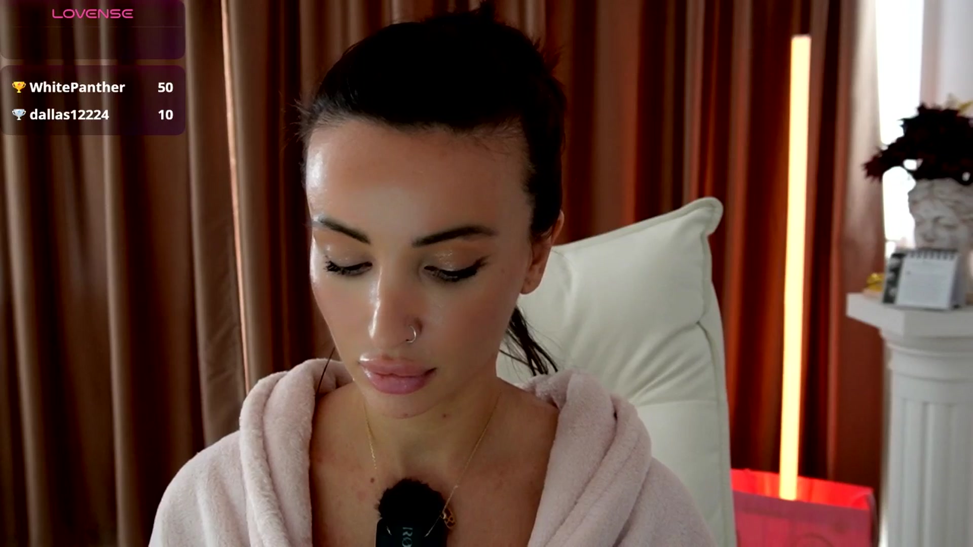 Gallery image thumbnail from AlienControl's myfreecams stream on, 10/24/2025, 13:52 image 11 of 20