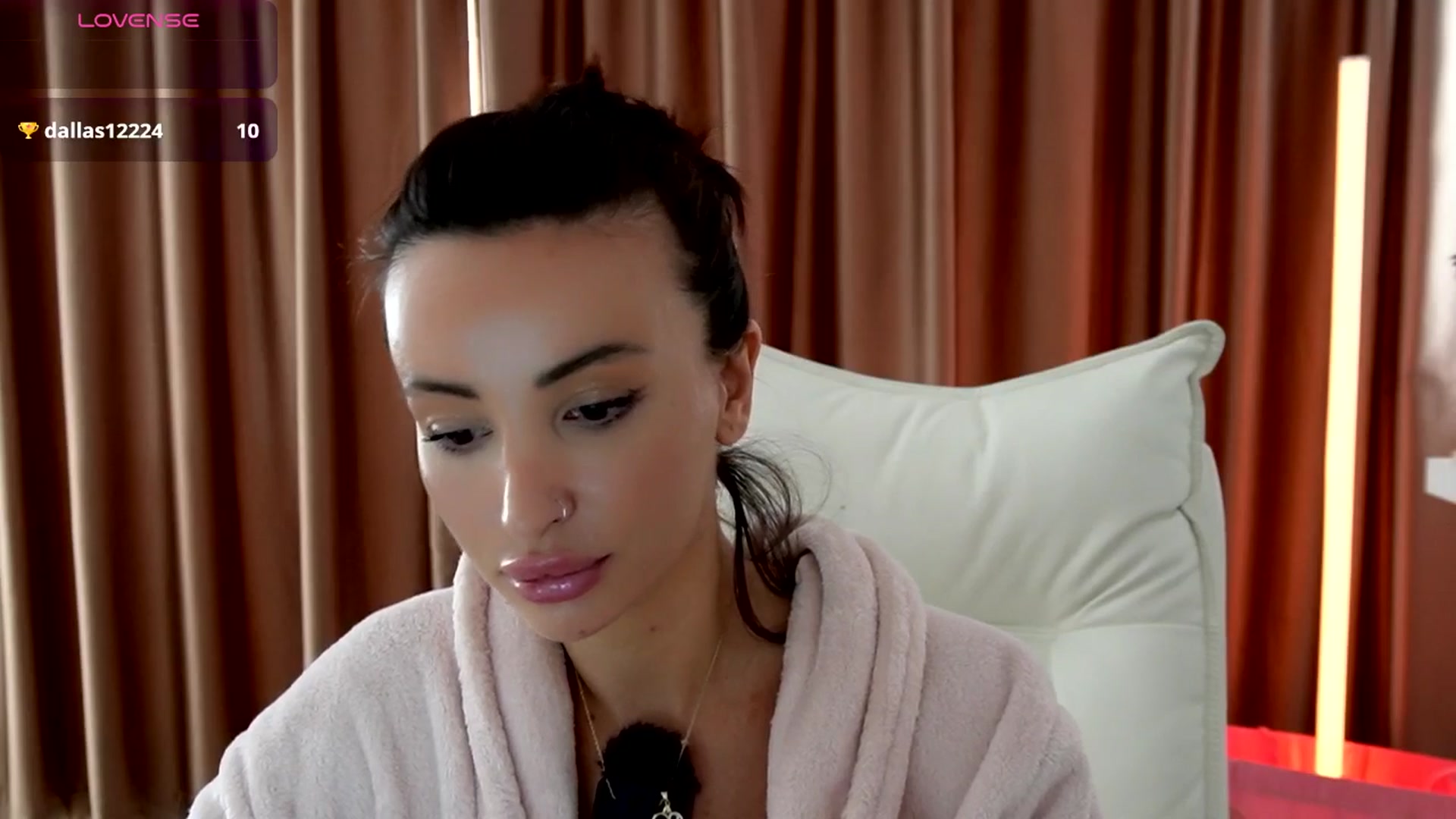 Gallery image thumbnail from AlienControl's myfreecams stream on, 10/24/2025, 13:52 image 6 of 20