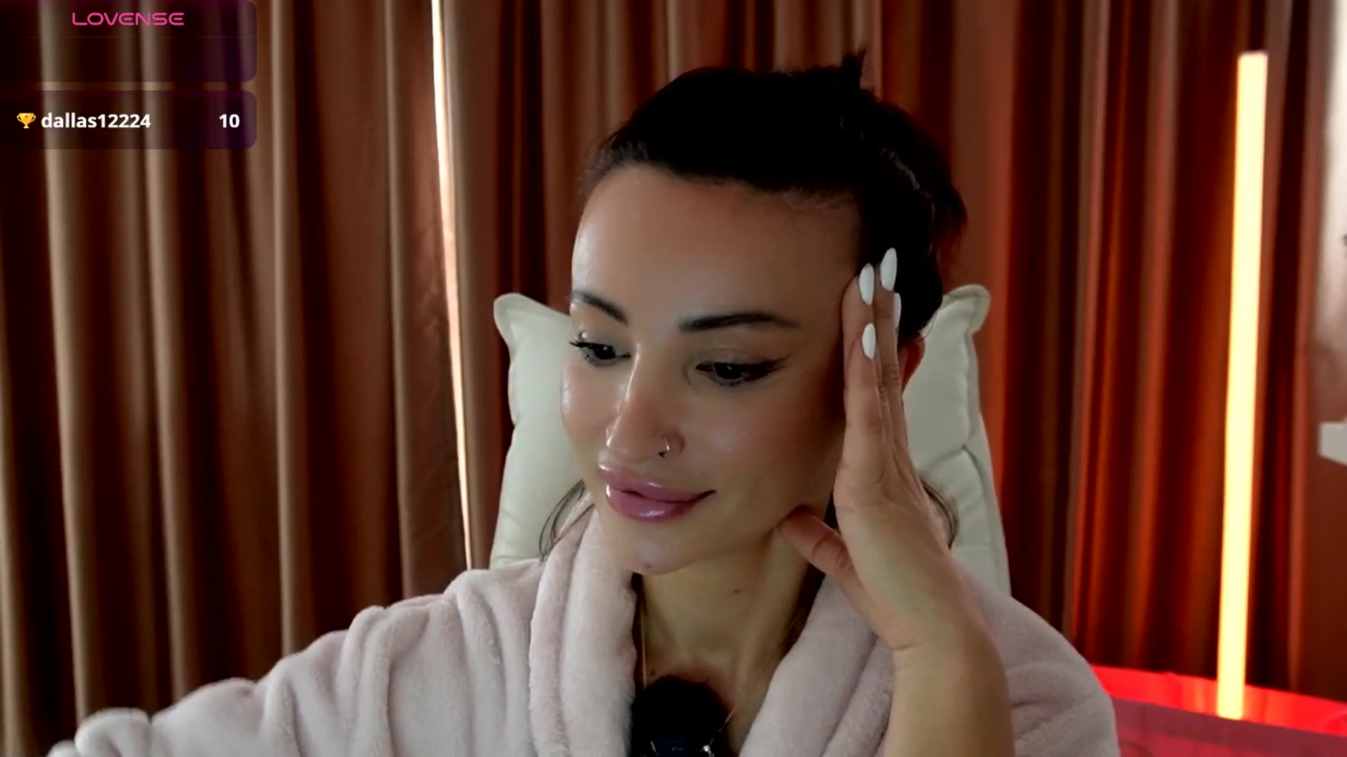 Gallery image thumbnail from AlienControl's myfreecams stream on, 10/24/2025, 13:52 image 3 of 20