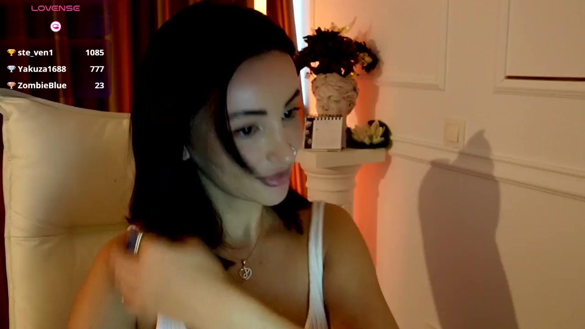 Gallery image thumbnail from AlienControl's myfreecams stream on, 11/04/2025, 11:40 image 10 of 20