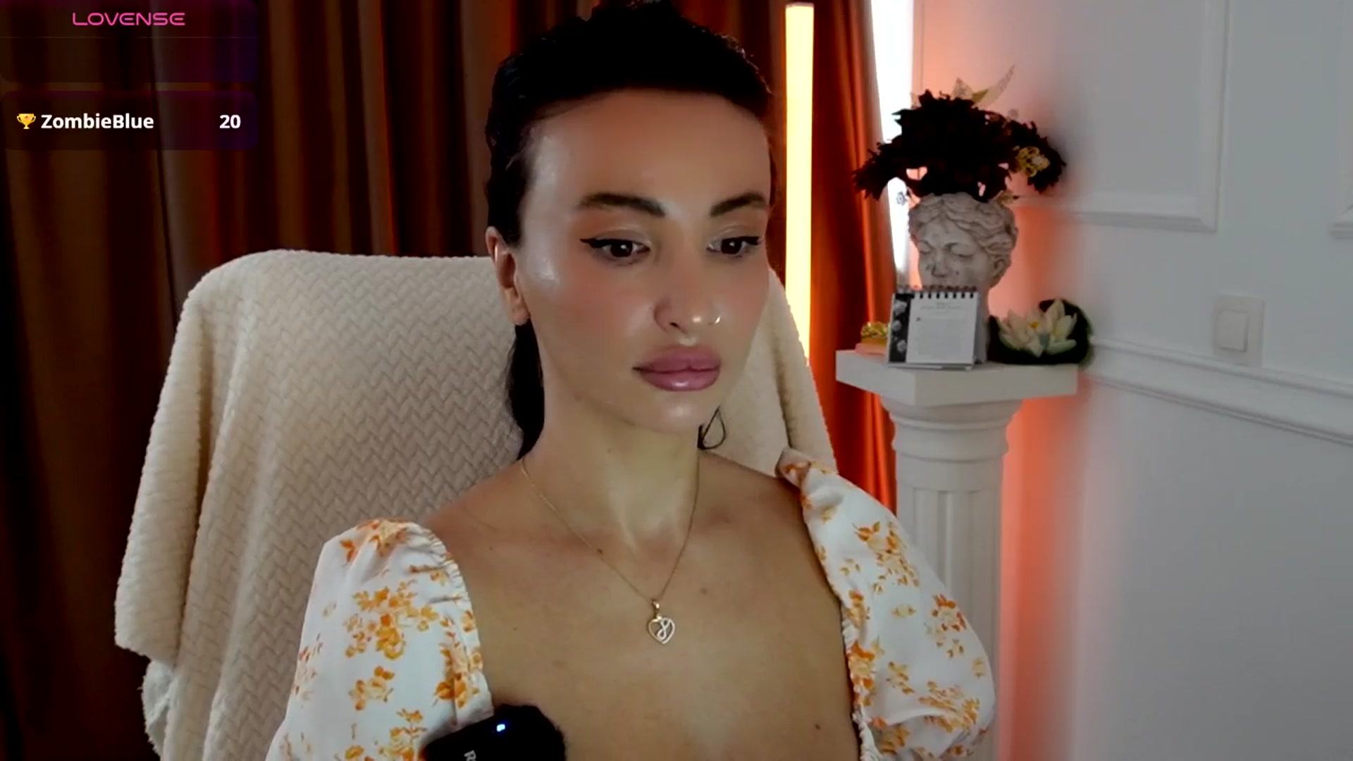 Gallery image thumbnail from AlienControl's myfreecams stream on, 11/05/2025, 12:45 image 9 of 20