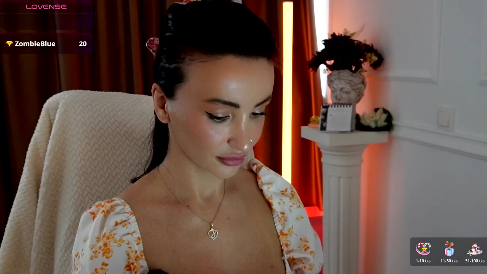 Gallery image thumbnail from AlienControl's myfreecams stream on, 11/05/2025, 12:45 image 12 of 20