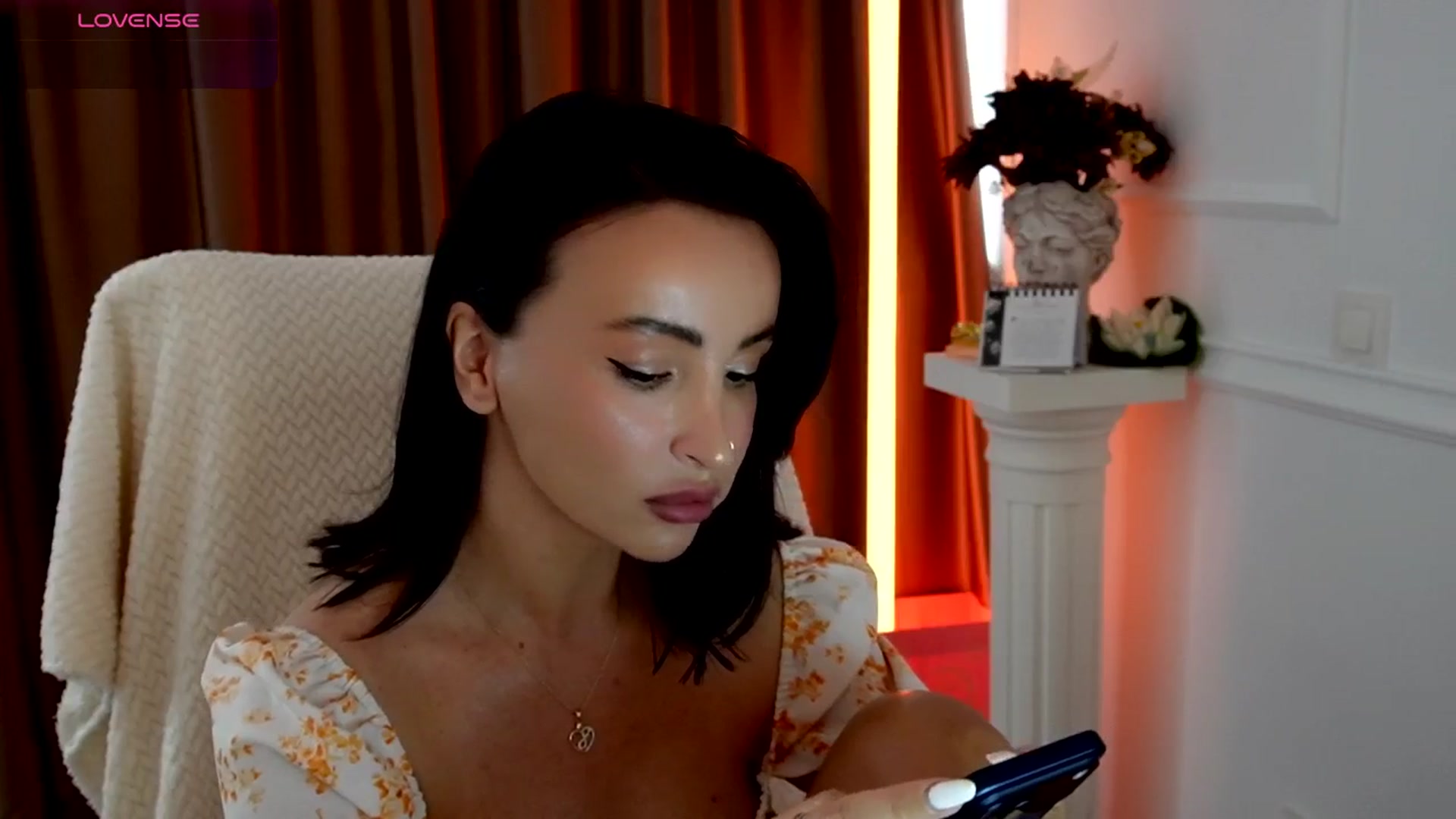 Gallery image thumbnail from AlienControl's myfreecams stream on, 11/05/2025, 12:45 image 3 of 20