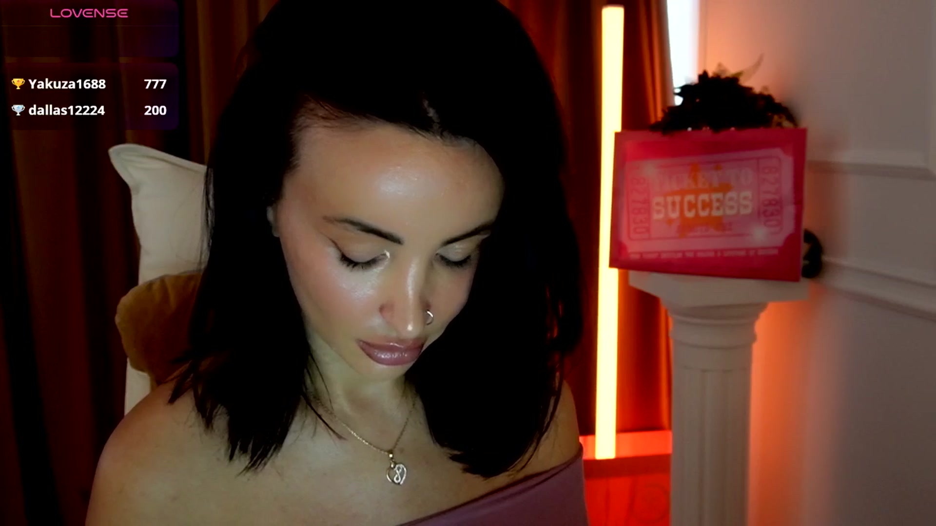 Gallery image thumbnail from AlienControl's myfreecams stream on, 11/09/2025, 10:34 image 13 of 20