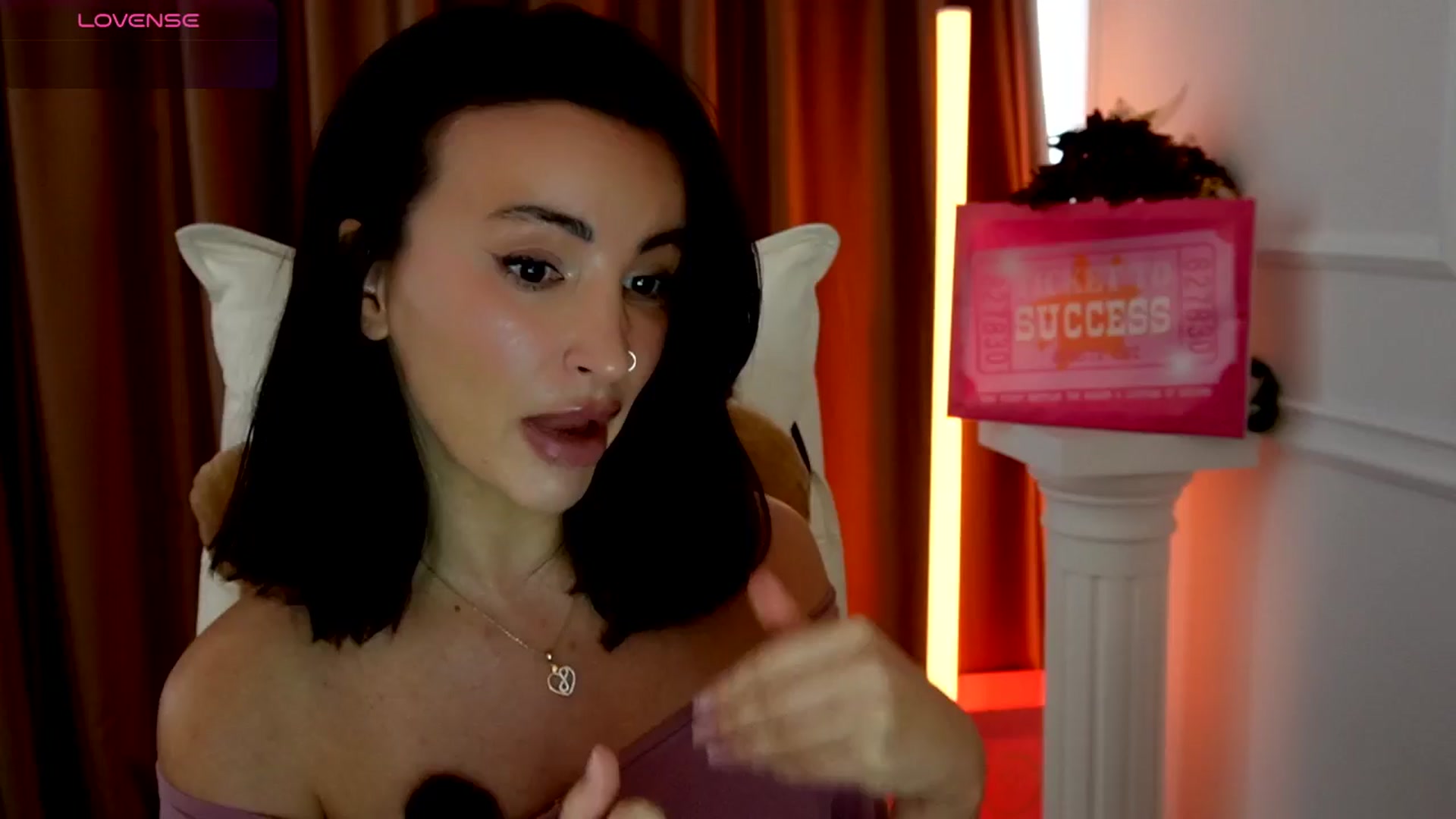 Gallery image thumbnail from AlienControl's myfreecams stream on, 11/09/2025, 10:34 image 1 of 20