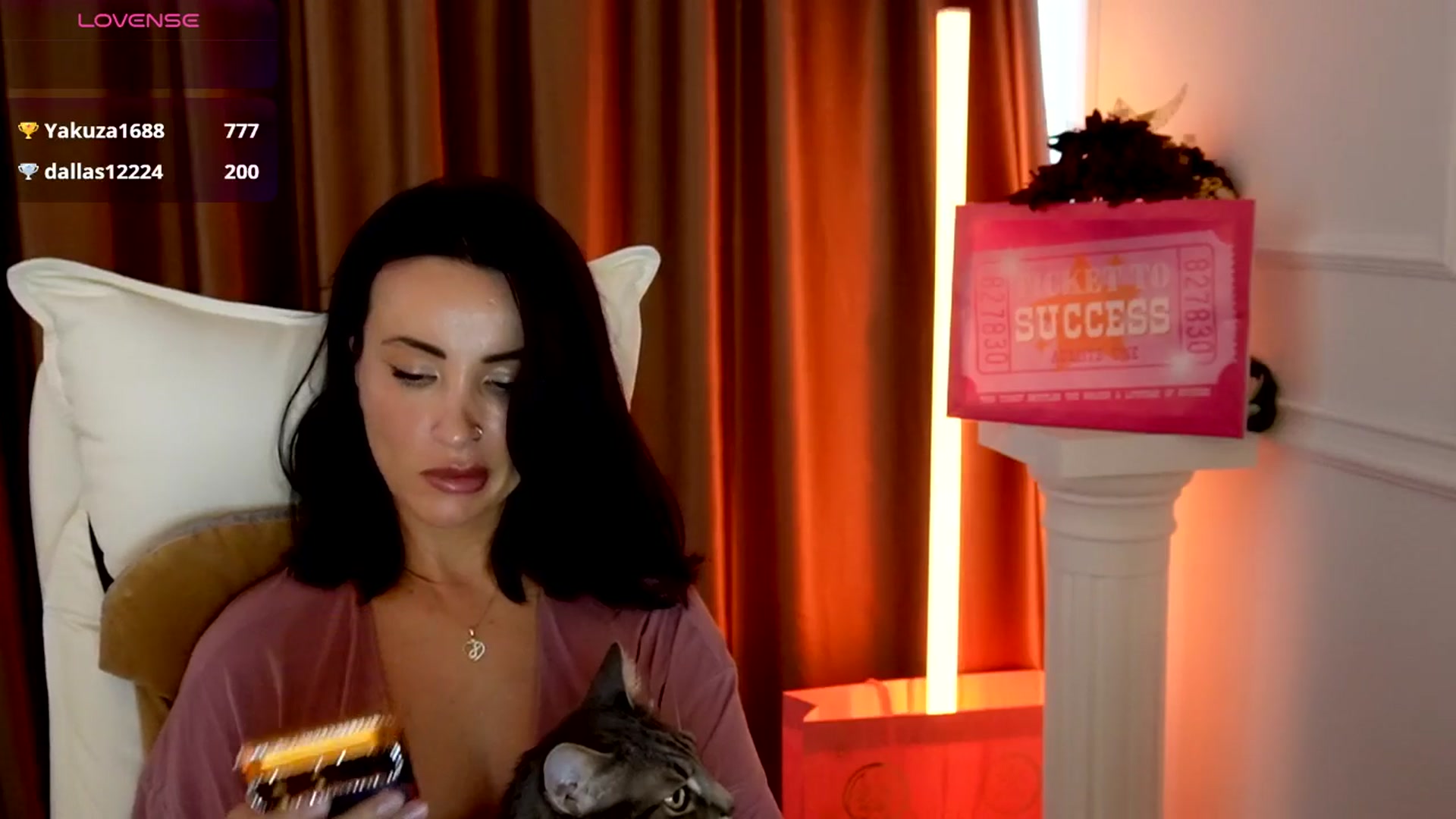 Gallery image thumbnail from AlienControl's myfreecams stream on, 11/09/2025, 10:34 image 18 of 20