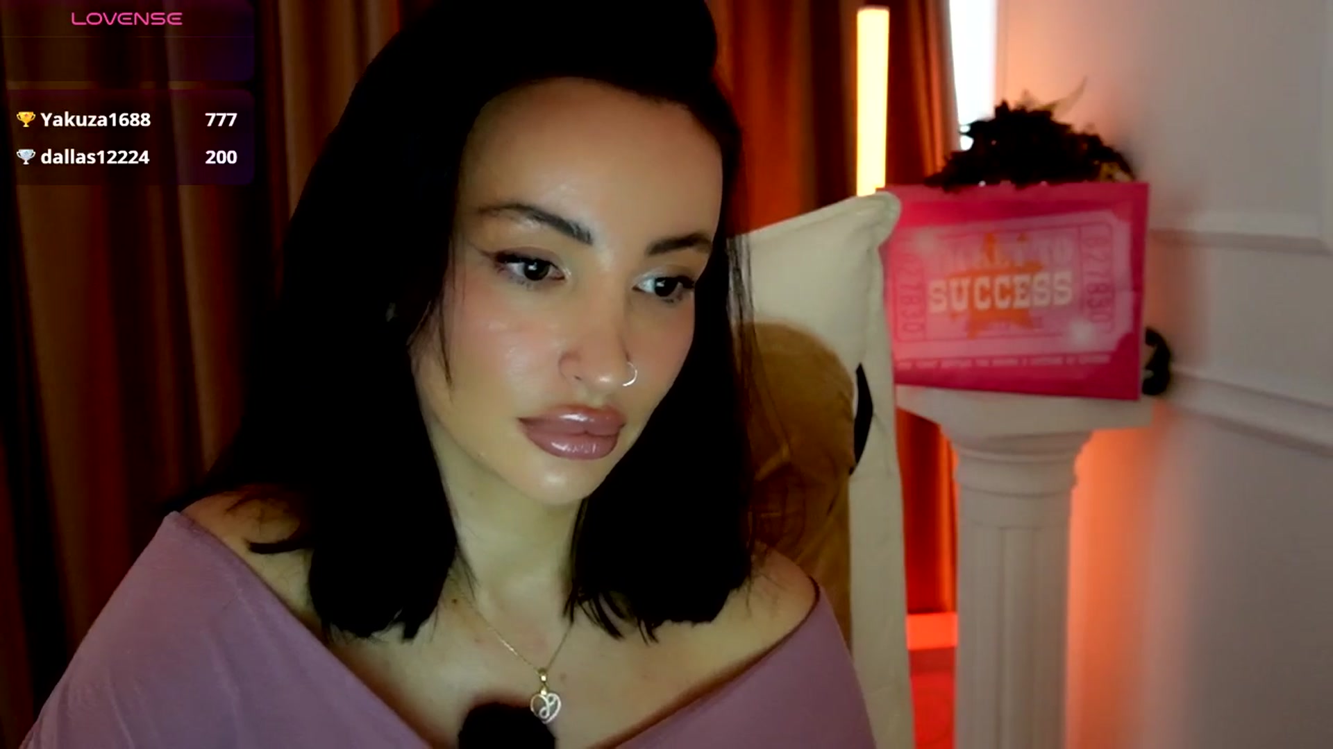 Gallery image thumbnail from AlienControl's myfreecams stream on, 11/09/2025, 10:34 image 10 of 20
