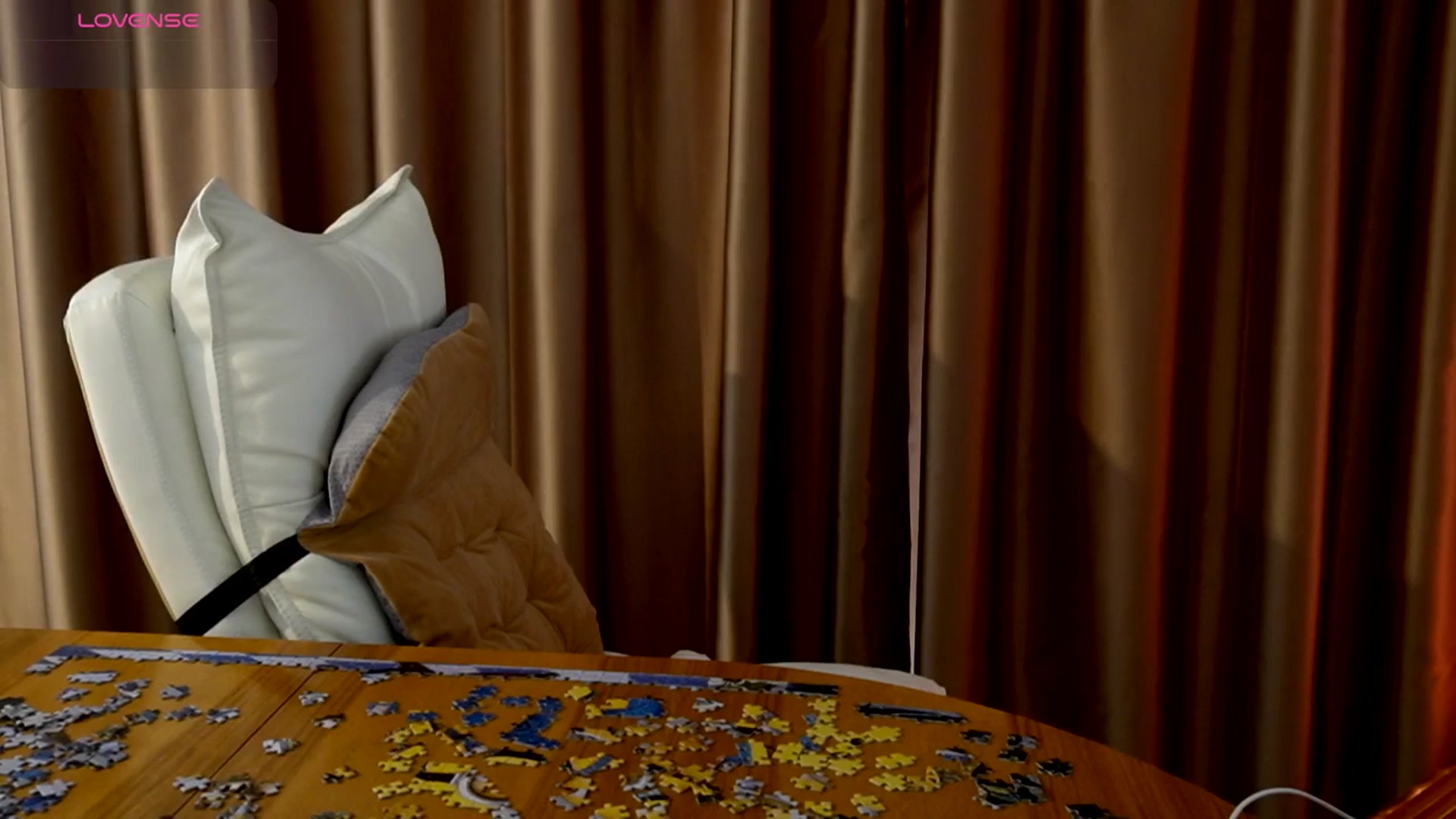 Gallery image thumbnail from AlienControl's myfreecams stream on, 11/17/2025, 11:19 image 3 of 20