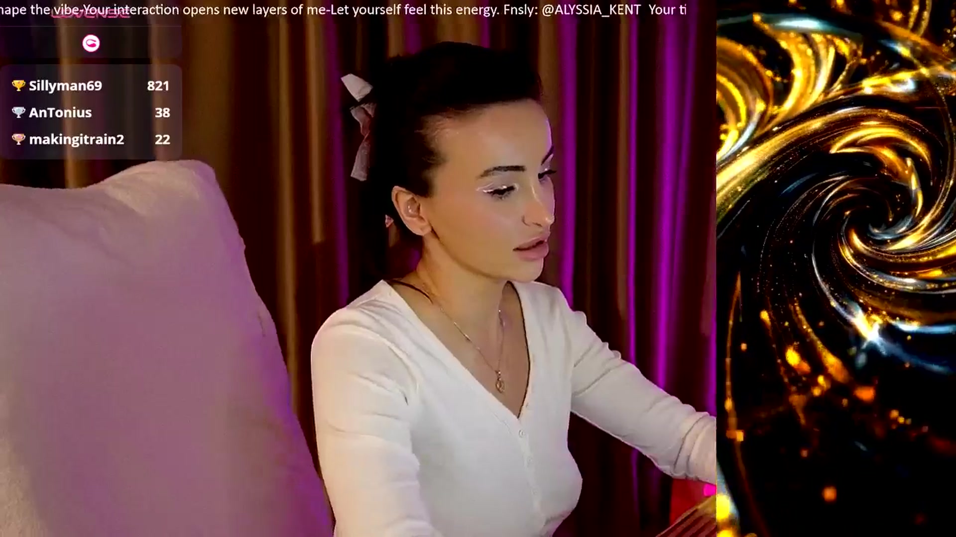Gallery image thumbnail from AlienControl's myfreecams stream on, 12/01/2025, 18:29 image 8 of 20