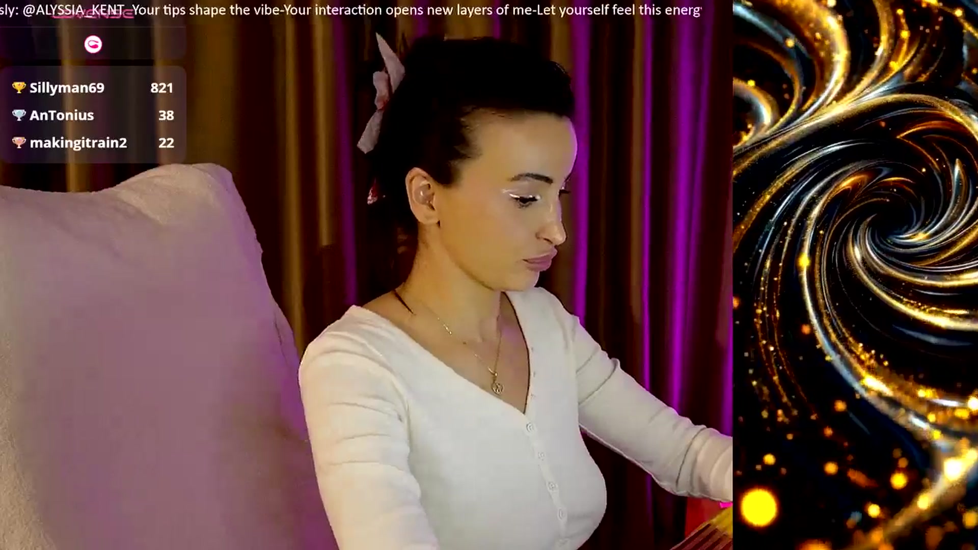 Gallery image thumbnail from AlienControl's myfreecams stream on, 12/01/2025, 18:29 image 7 of 20