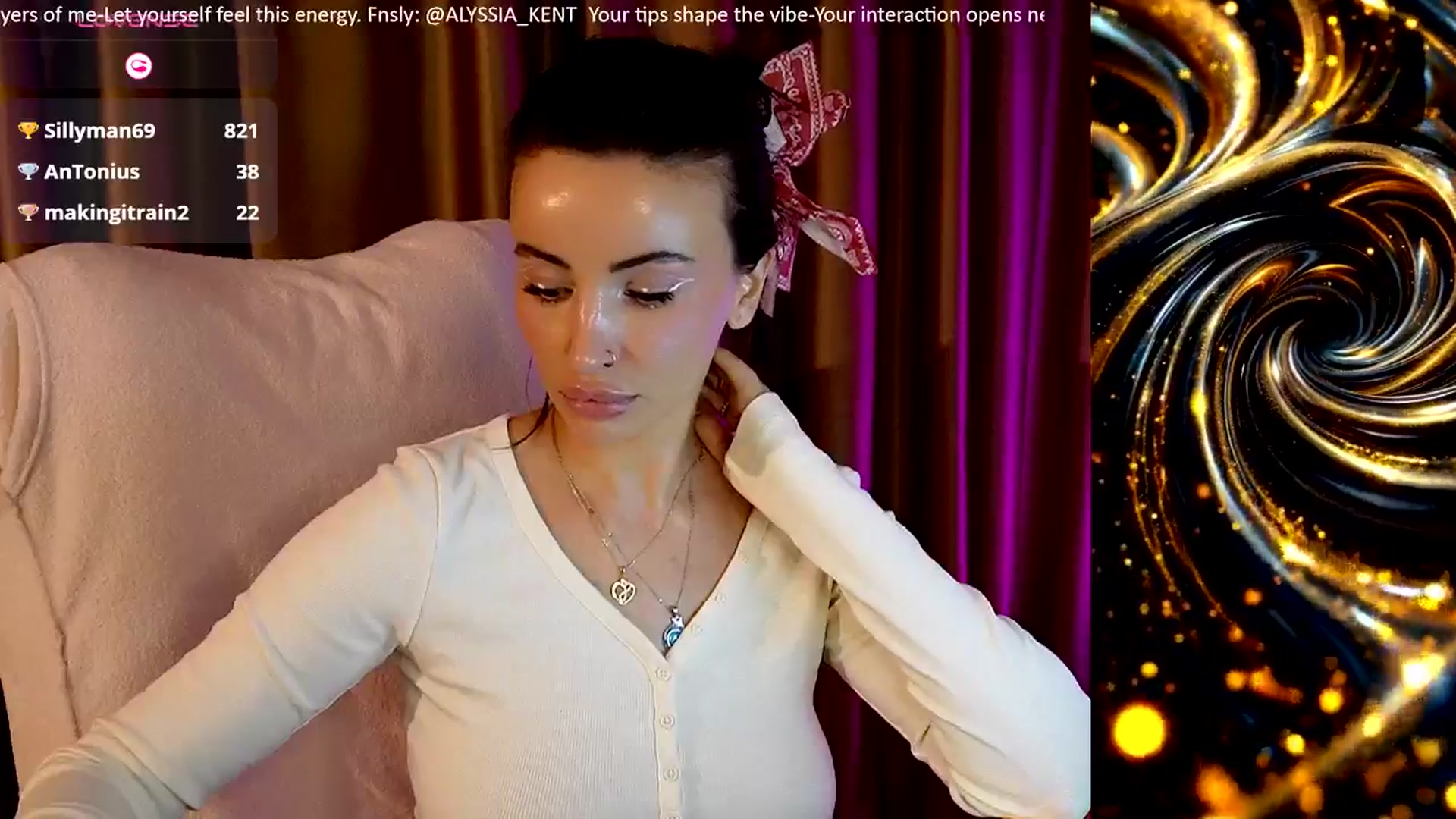 Gallery image thumbnail from AlienControl's myfreecams stream on, 12/01/2025, 18:29 image 2 of 20
