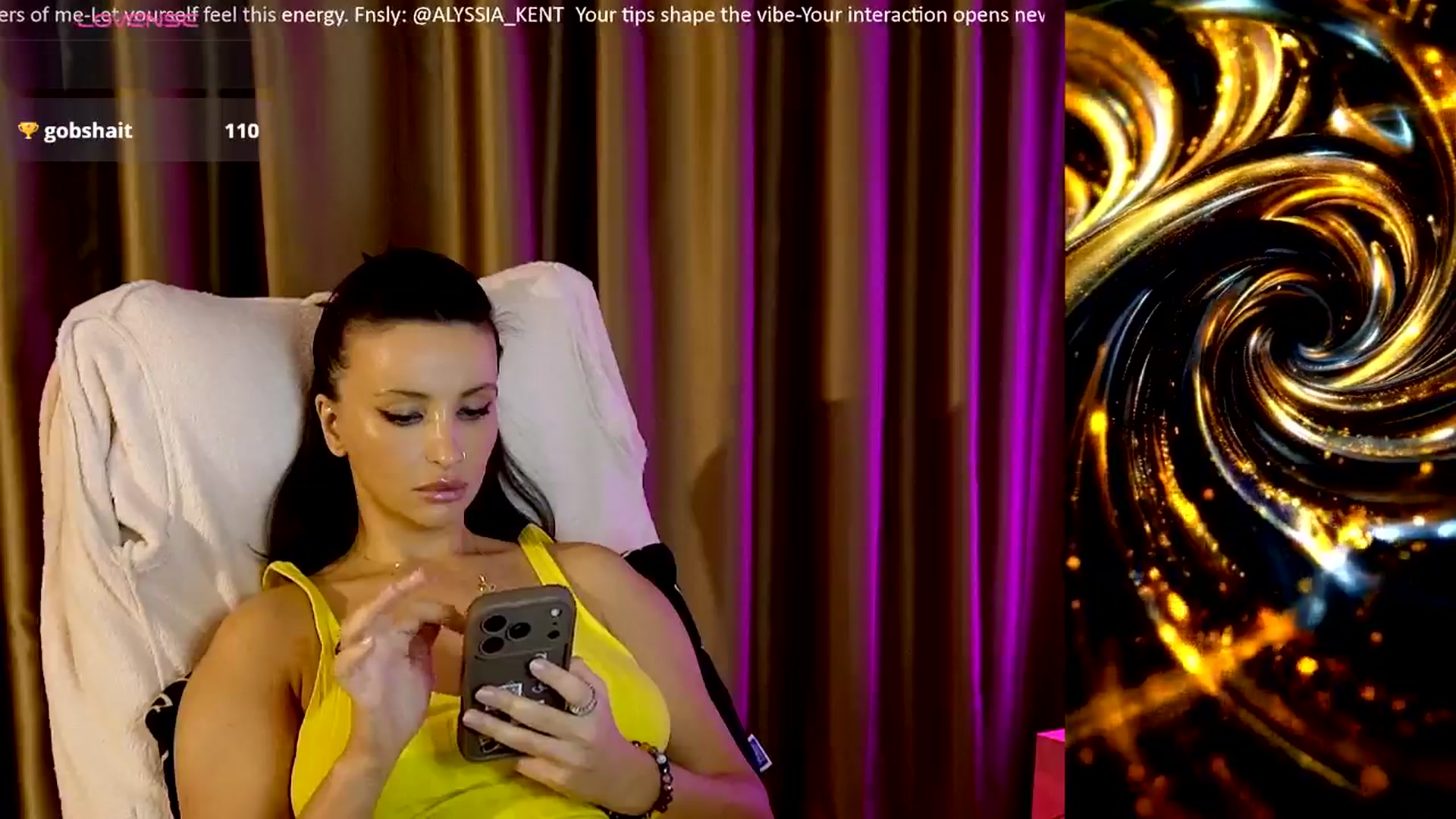 Gallery image thumbnail from AlienControl's myfreecams stream on, 12/03/2025, 16:33 image 12 of 20