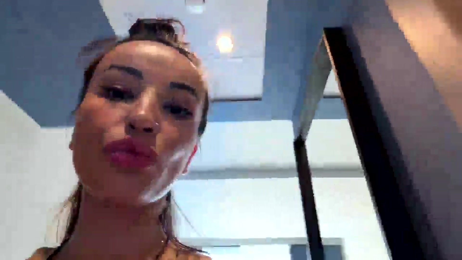 Gallery image thumbnail from AlienControl's myfreecams stream on, 12/18/2025, 13:25 image 12 of 20