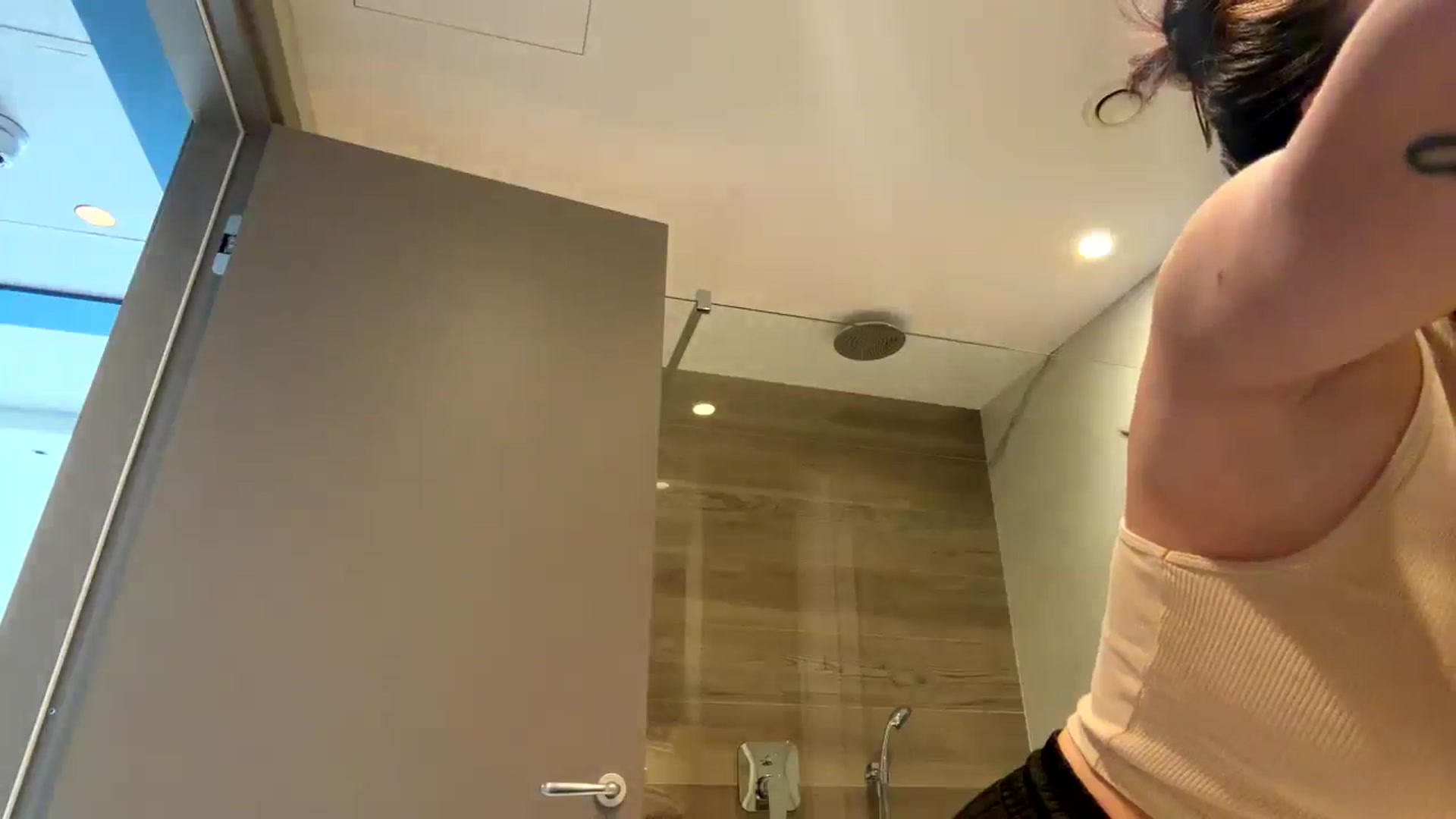 Gallery image thumbnail from AlienControl's myfreecams stream on, 12/18/2025, 13:25 image 8 of 20