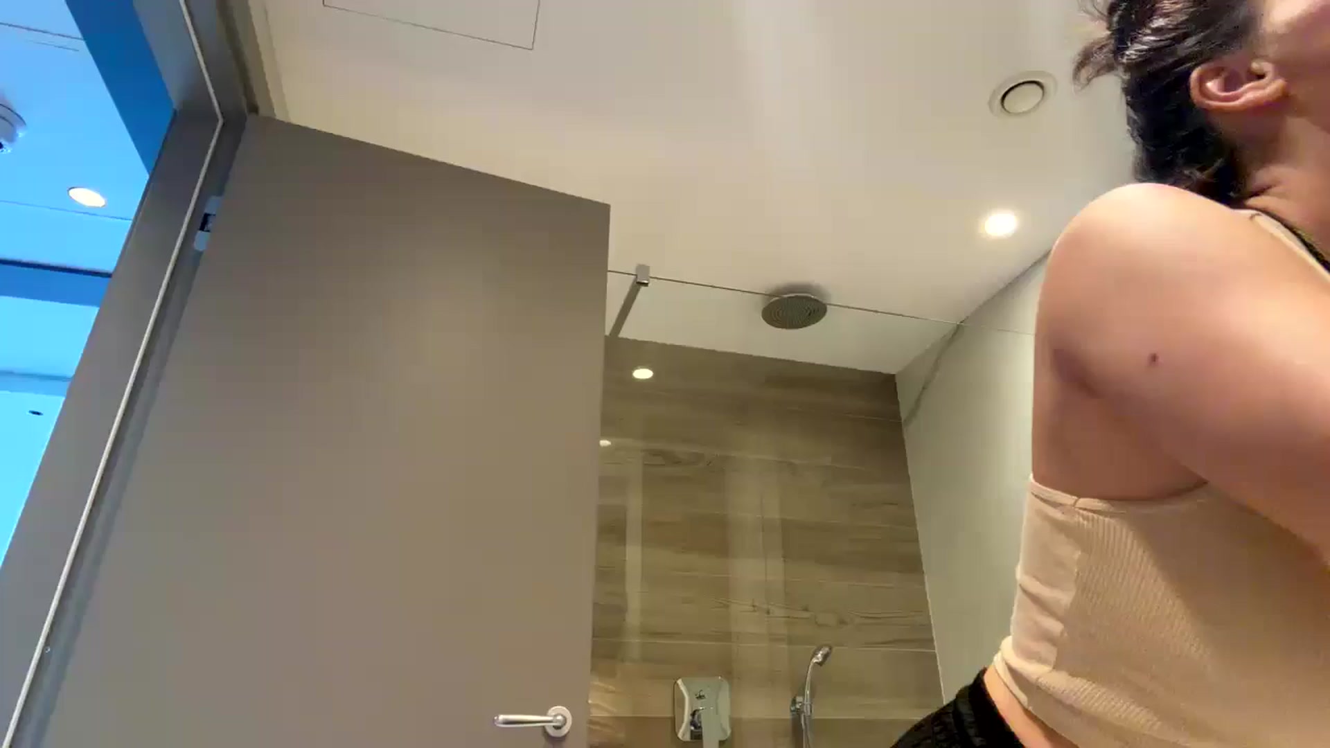 Gallery image thumbnail from AlienControl's myfreecams stream on, 12/18/2025, 13:25 image 10 of 20