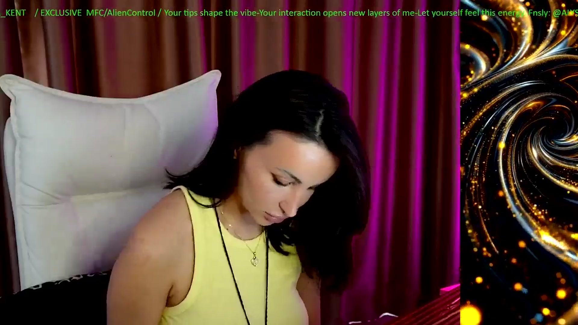 Gallery image thumbnail from AlienControl's myfreecams stream on, 12/21/2025, 14:36 image 12 of 20