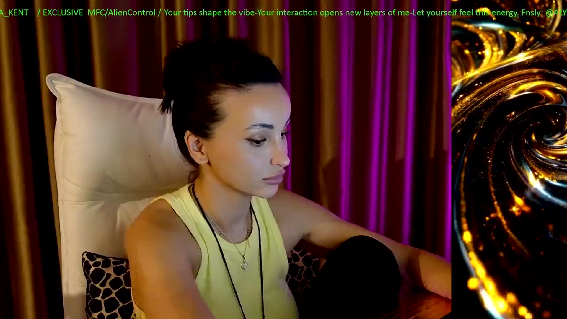 Gallery image thumbnail from AlienControl's myfreecams stream on, 12/21/2025, 16:14 image 19 of 20