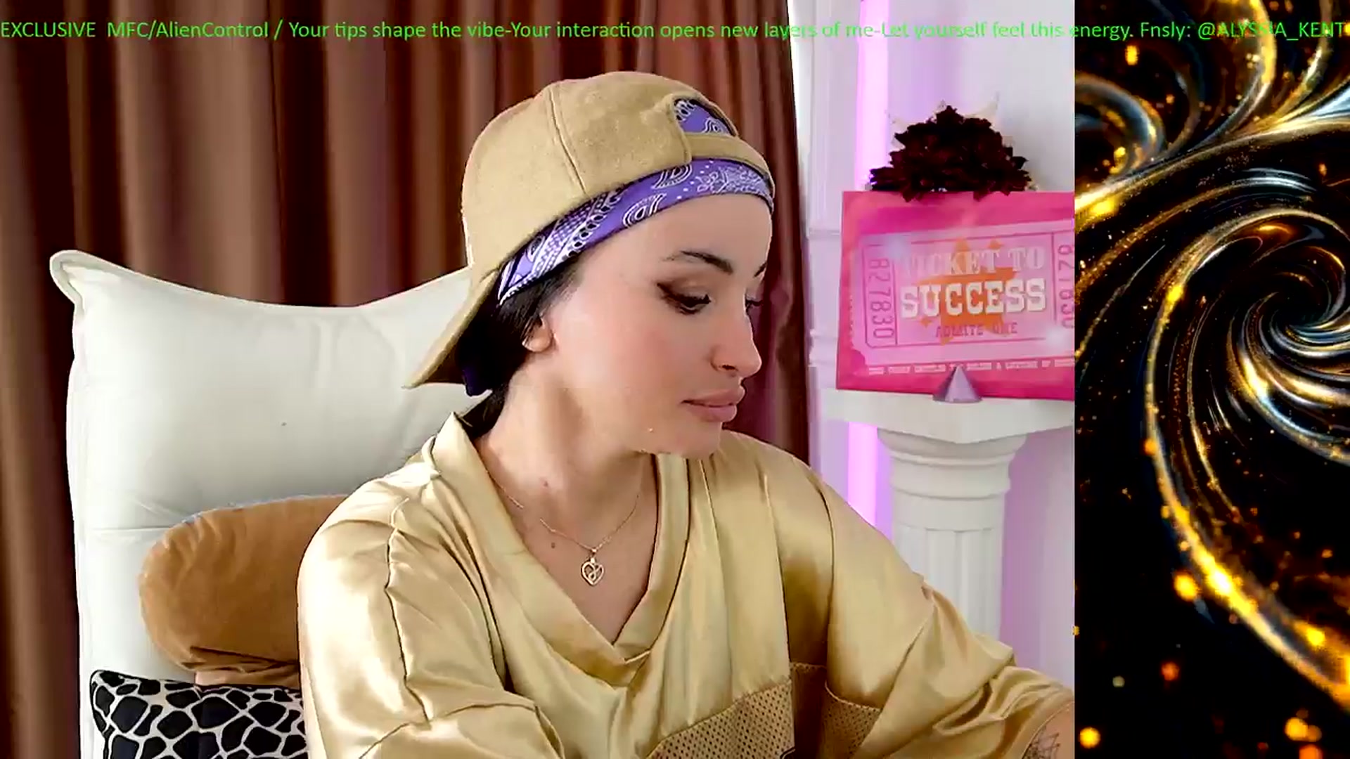 Gallery image thumbnail from AlienControl's myfreecams stream on, 12/28/2025, 11:49 image 16 of 20