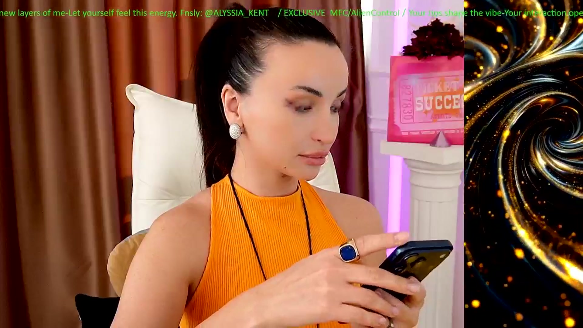 Gallery image thumbnail from AlienControl's myfreecams stream on, 12/30/2025, 15:26 image 10 of 20