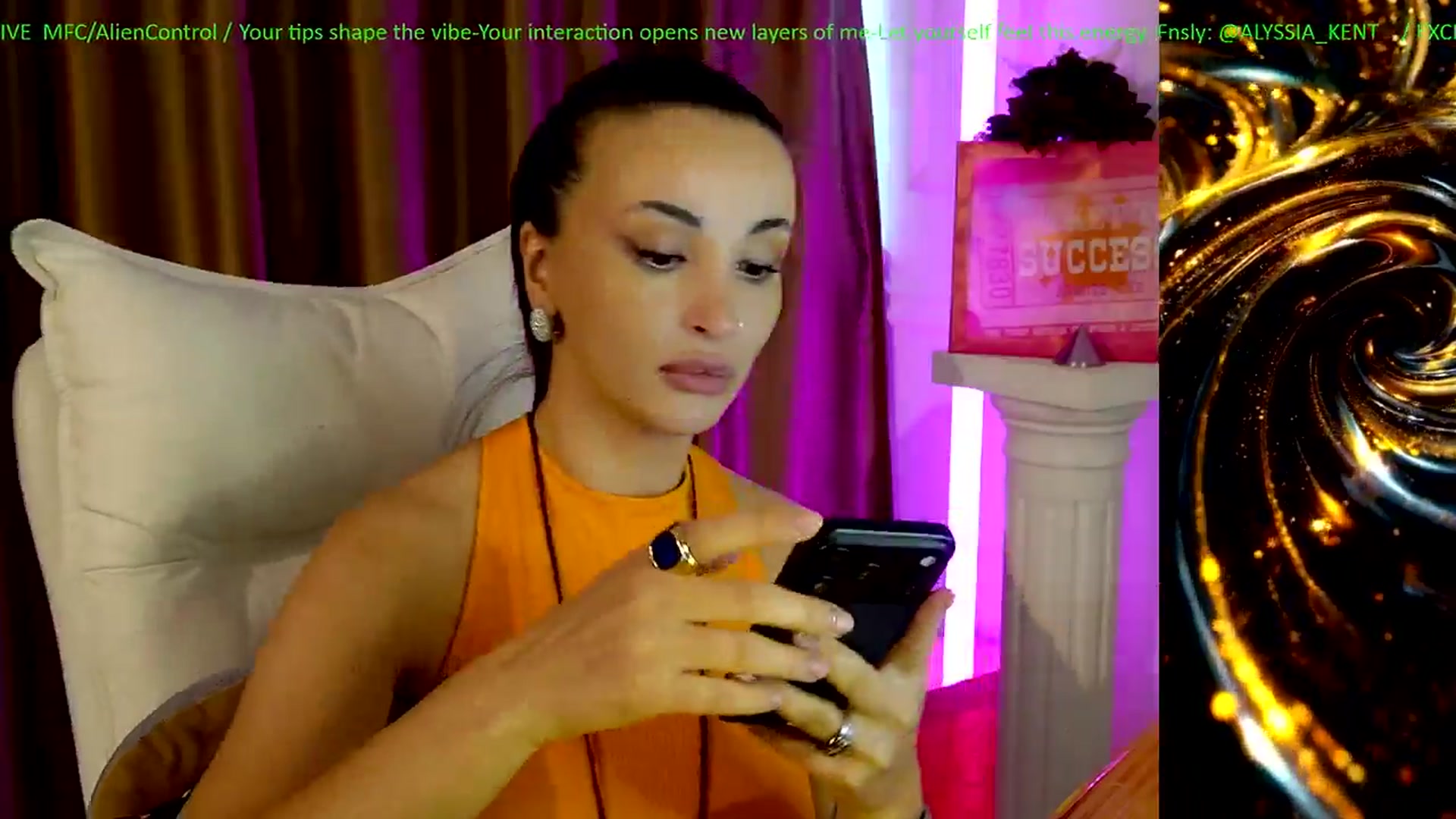 Gallery image thumbnail from AlienControl's myfreecams stream on, 12/30/2025, 15:26 image 16 of 20