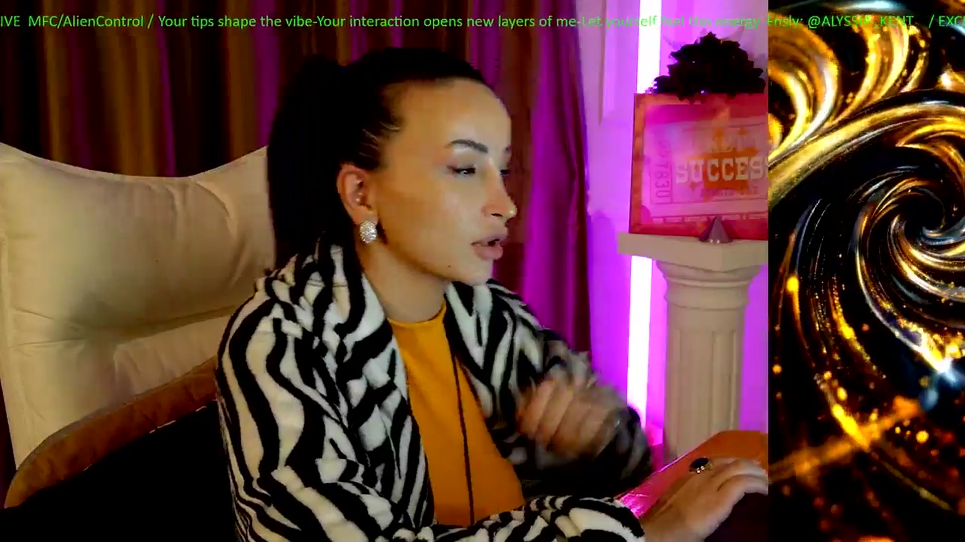 Gallery image thumbnail from AlienControl's myfreecams stream on, 12/30/2025, 17:21 image 3 of 20