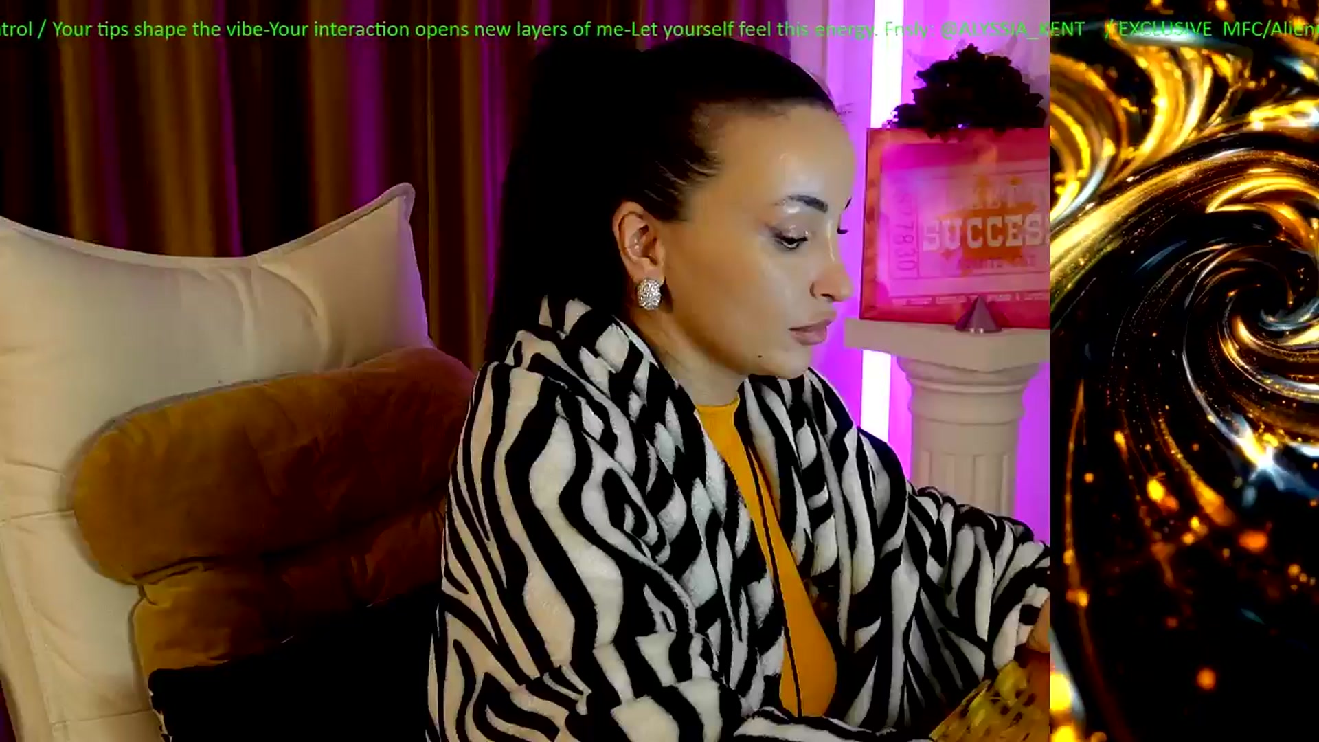 Gallery image thumbnail from AlienControl's myfreecams stream on, 12/30/2025, 17:21 image 13 of 20