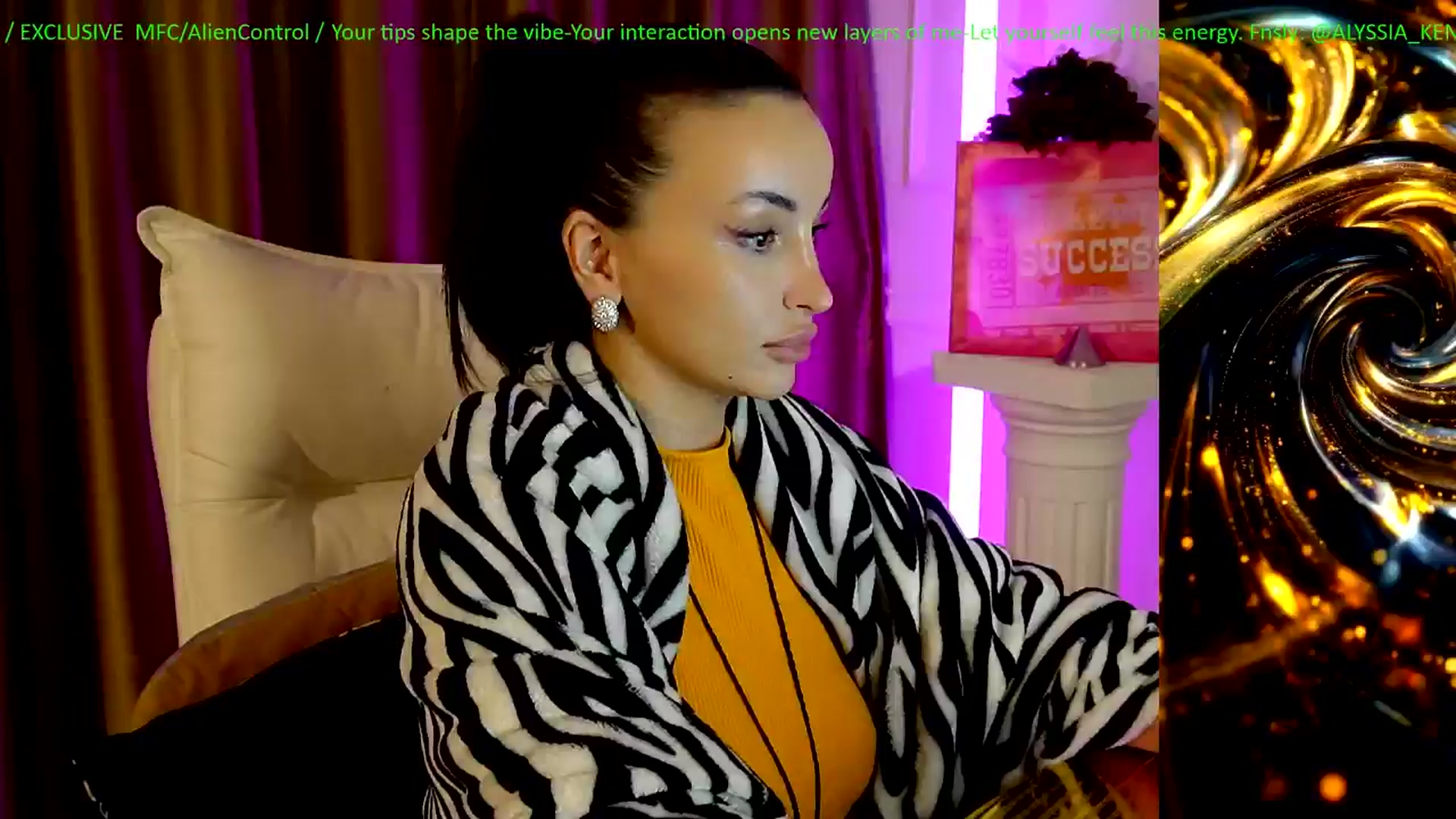 Gallery image thumbnail from AlienControl's myfreecams stream on, 12/30/2025, 17:21 image 1 of 20