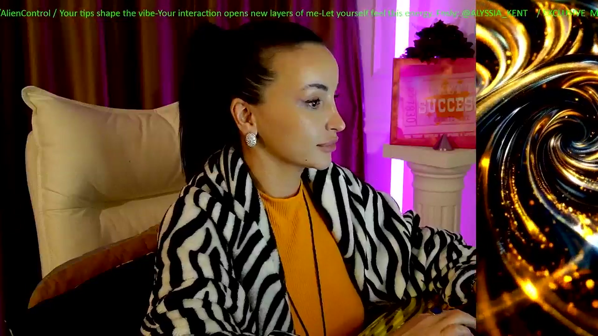 Gallery image thumbnail from AlienControl's myfreecams stream on, 12/30/2025, 17:21 image 5 of 20