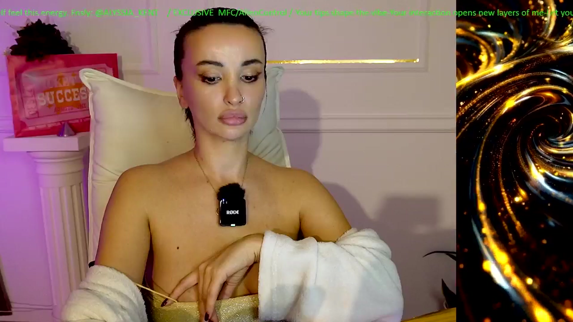 Gallery image thumbnail from AlienControl's myfreecams stream on, 01/13/2026, 19:05 image 8 of 20