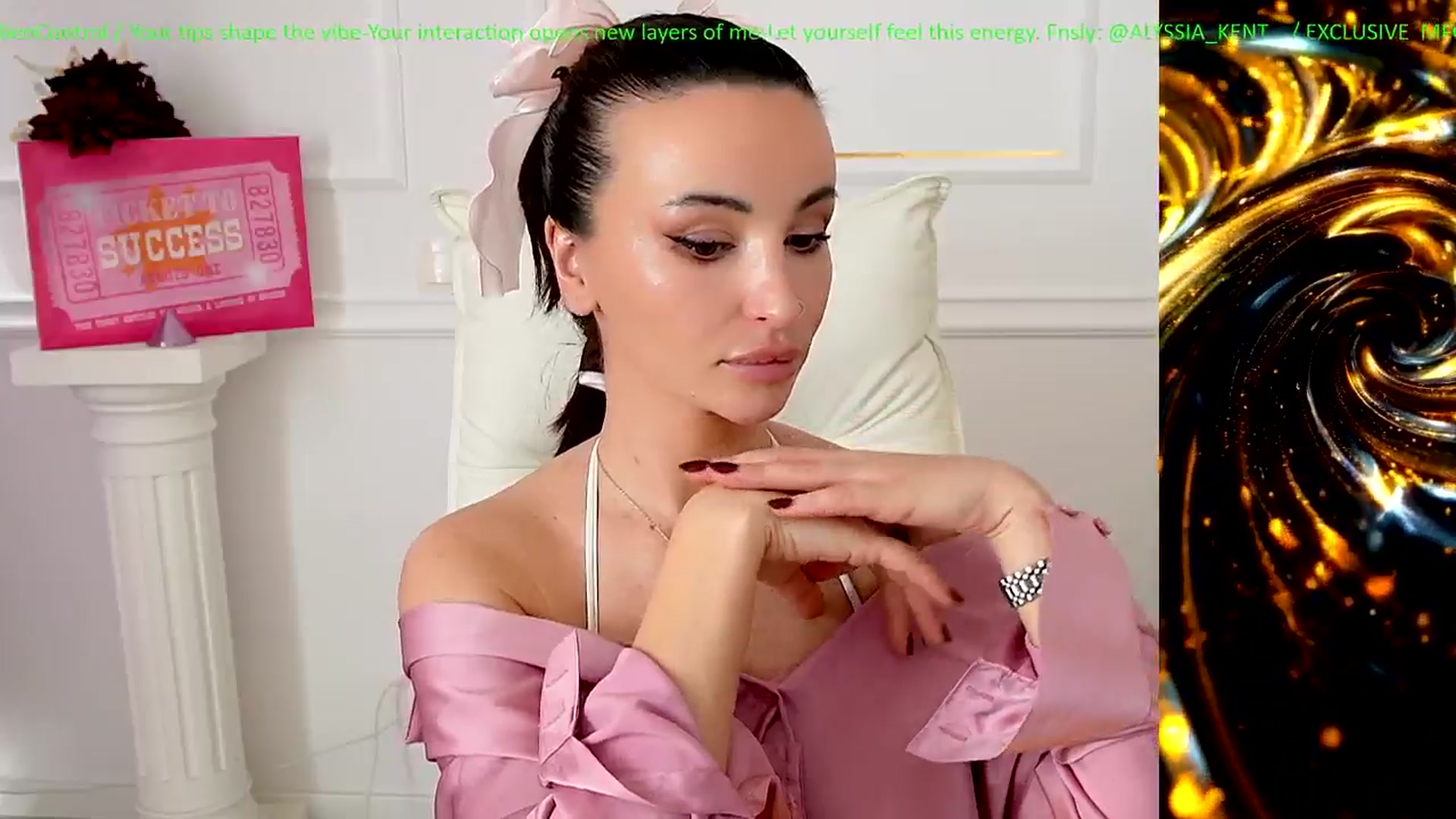 Gallery image thumbnail from AlienControl's myfreecams stream on, 01/14/2026, 14:39 image 7 of 20