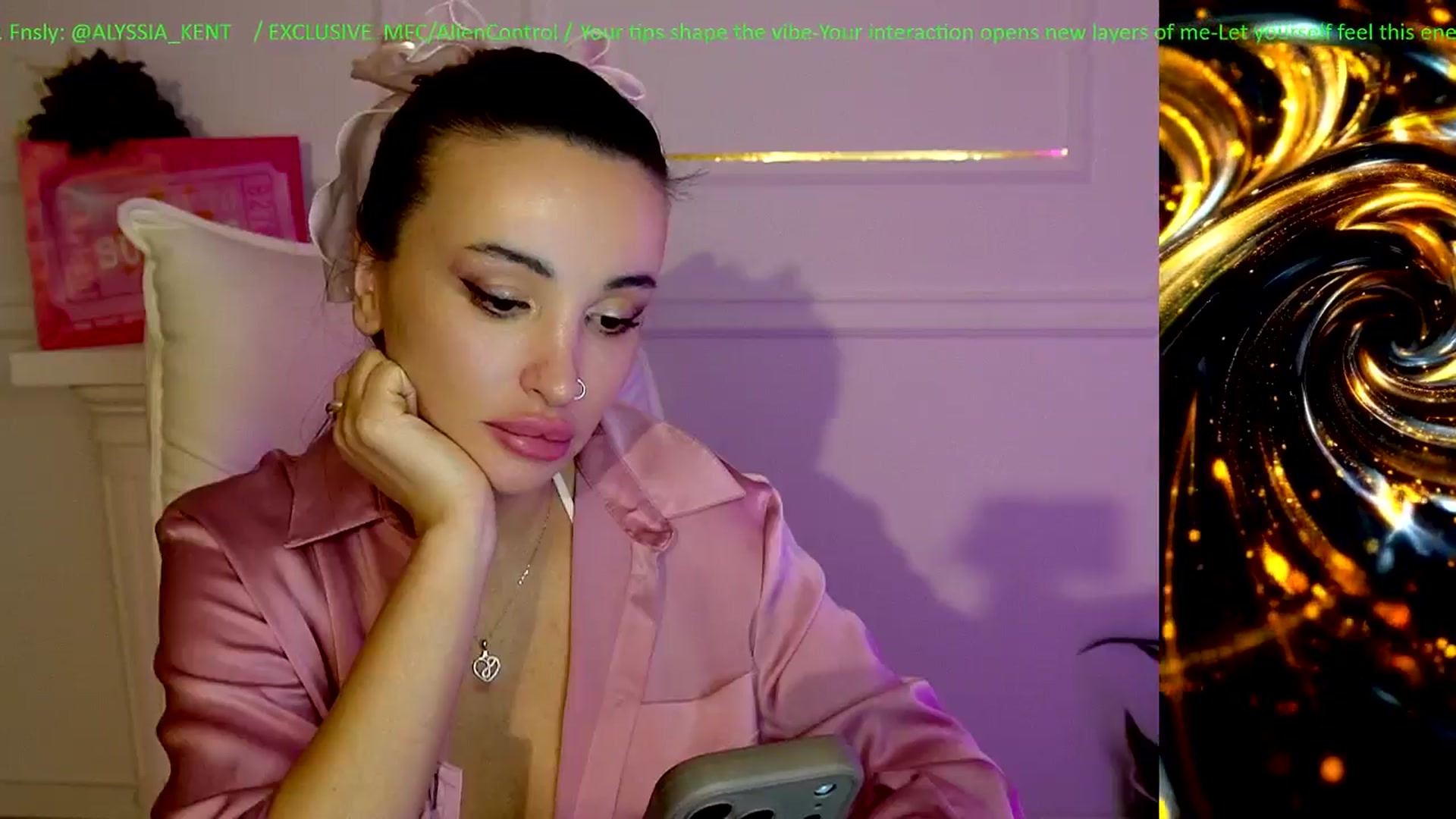 Gallery image thumbnail from AlienControl's myfreecams stream on, 01/14/2026, 19:12 image 13 of 20